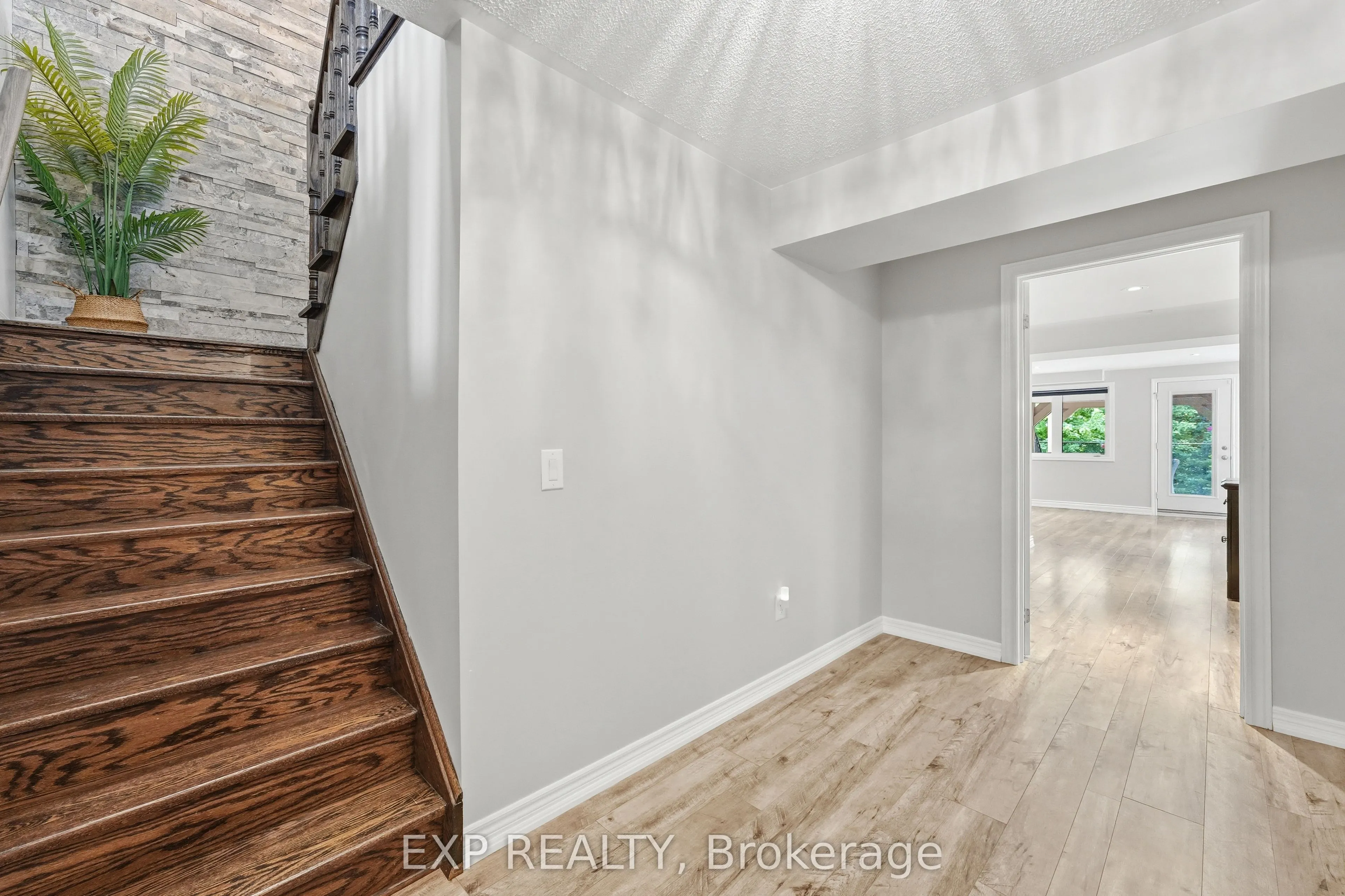 25 Manor Forest Road