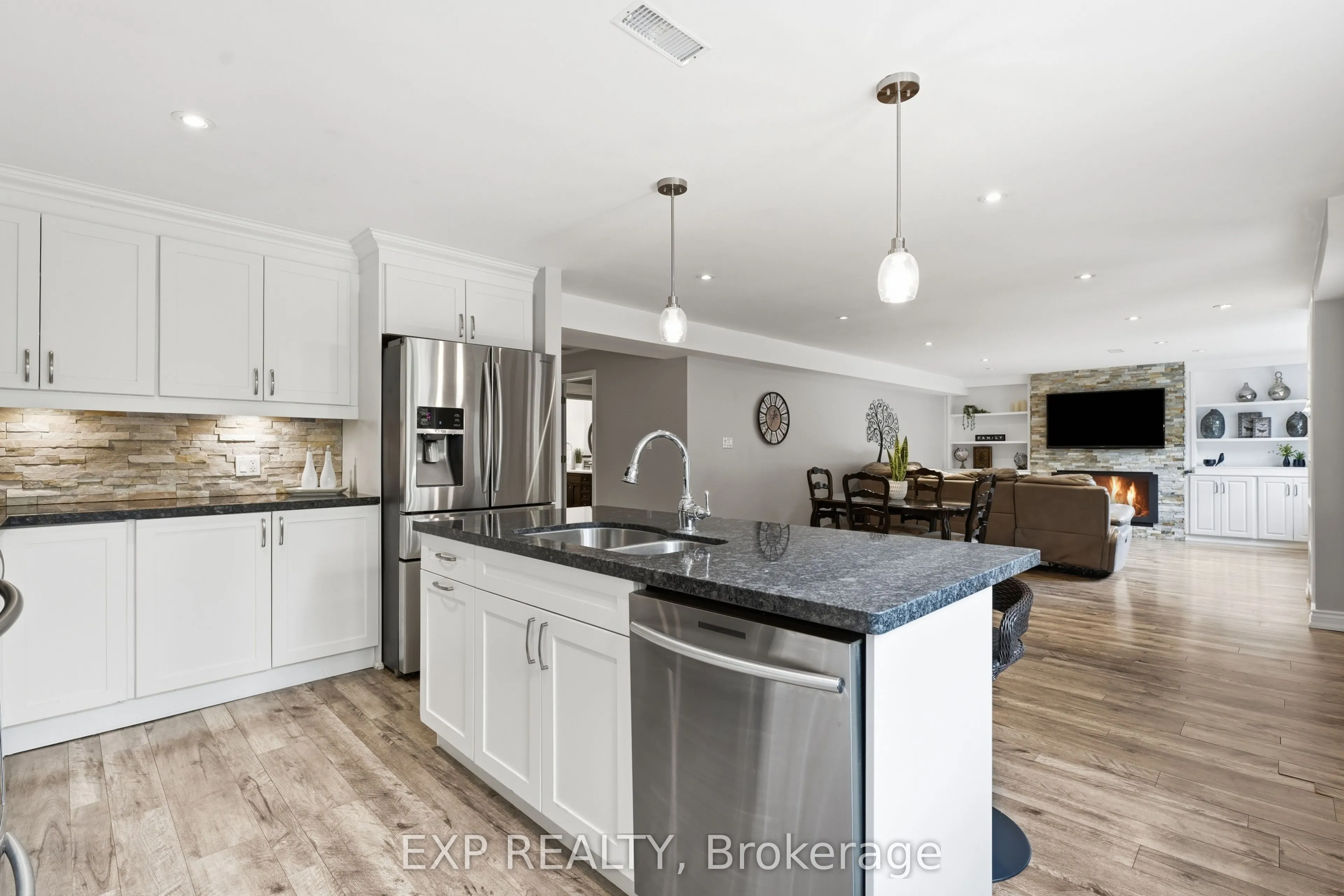 25 Manor Forest Road