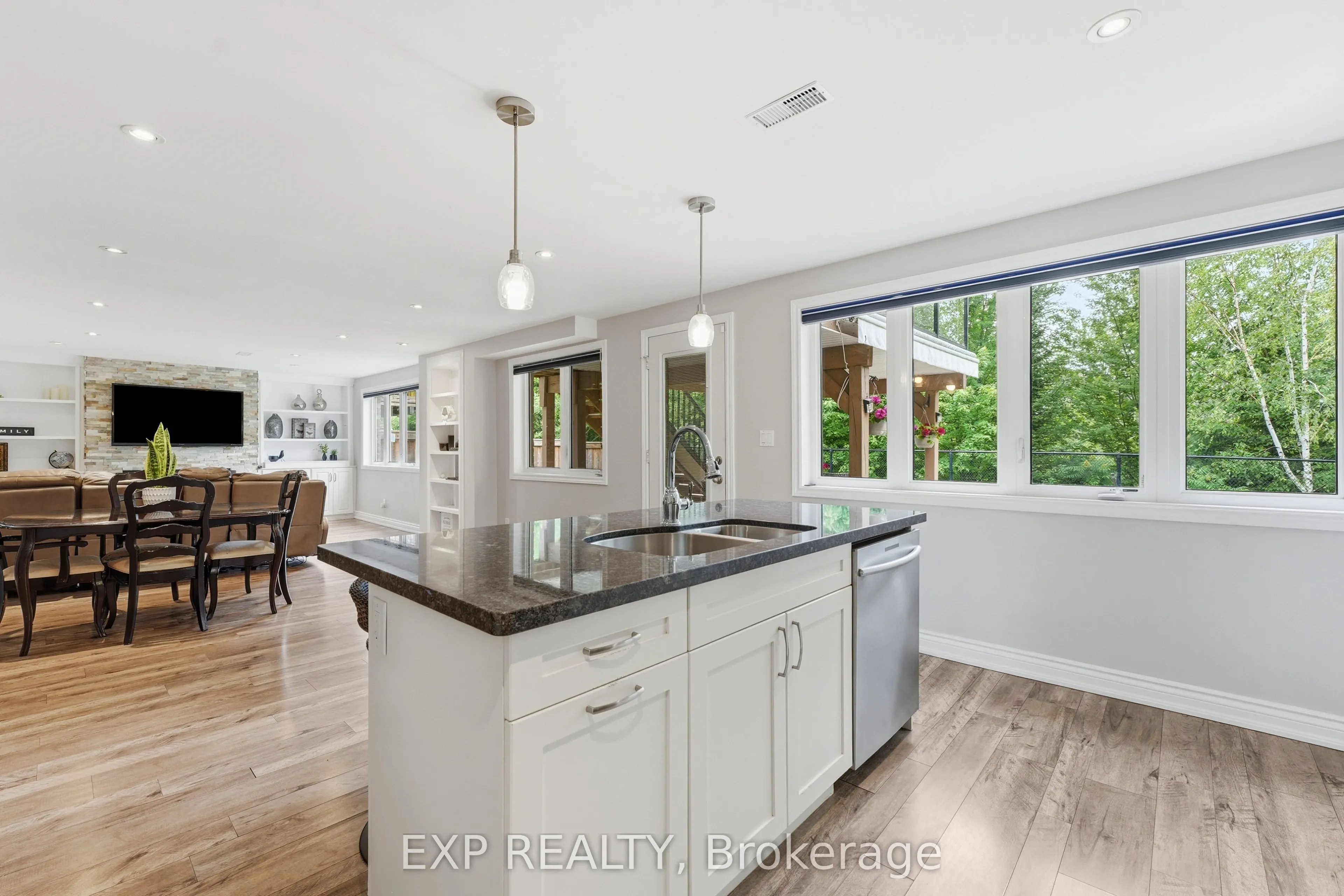 25 Manor Forest Road