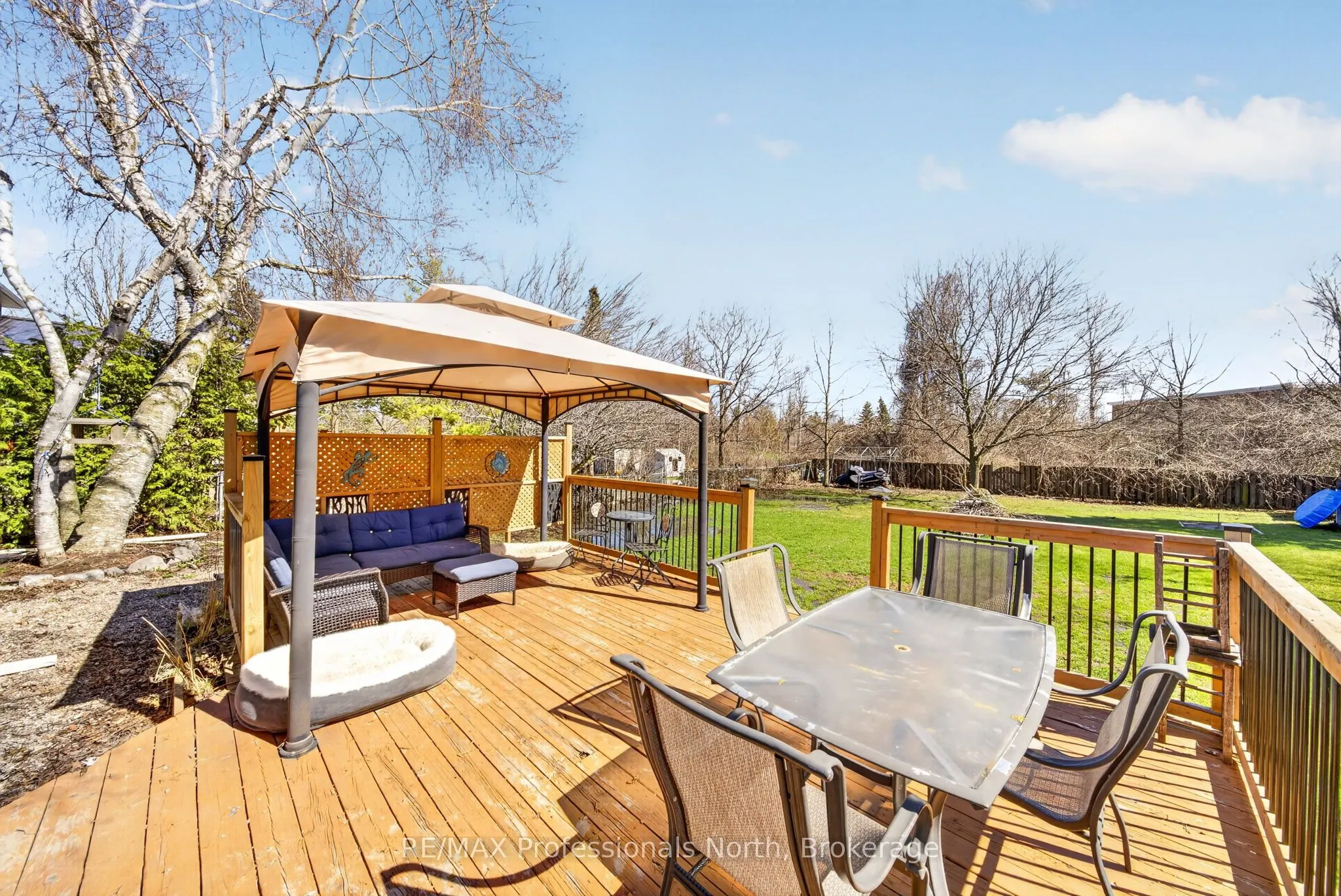 271 Lakeland Crescent