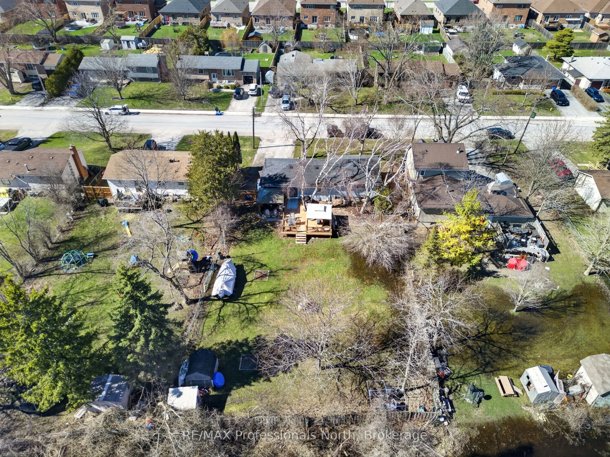 271 Lakeland Crescent