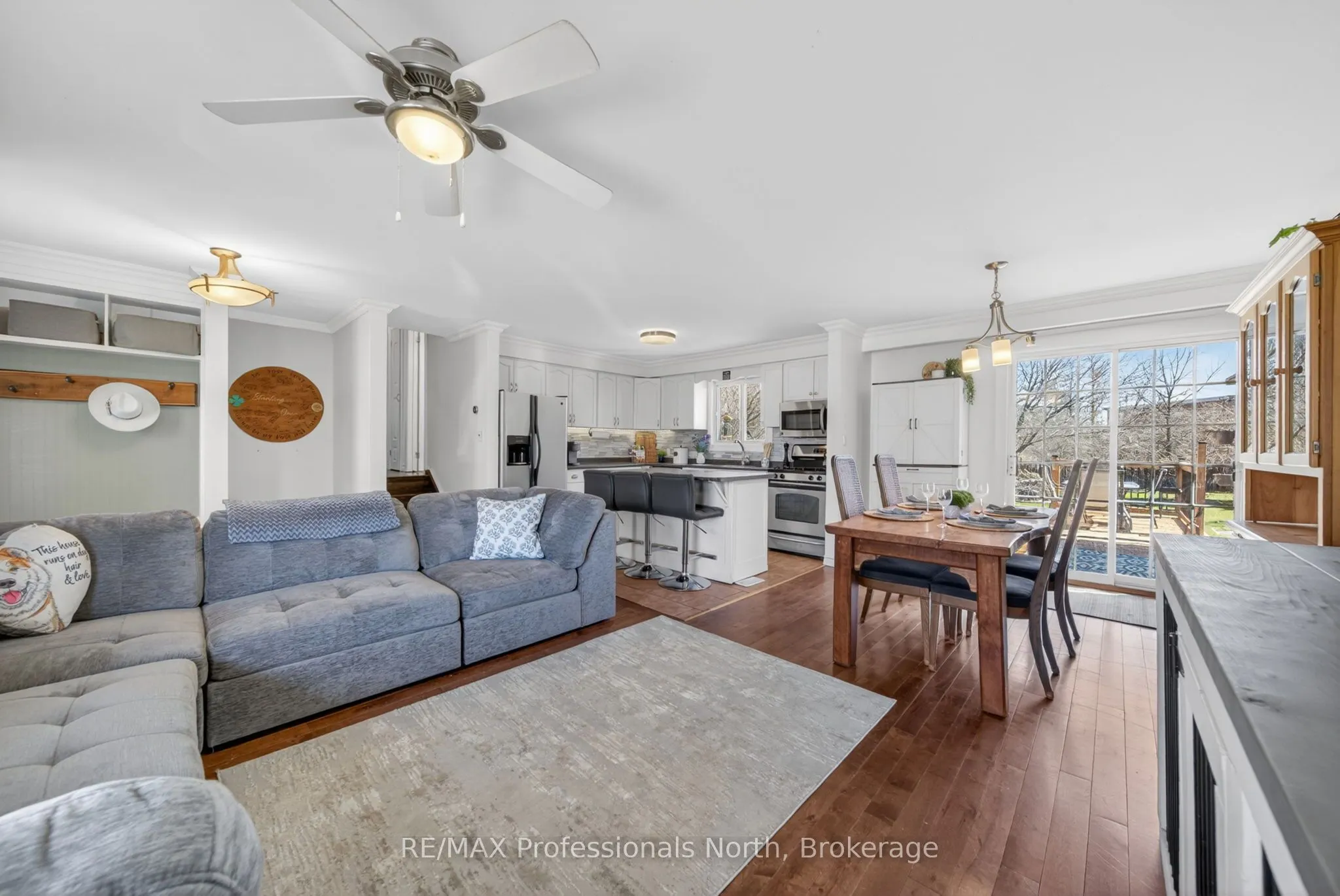 271 Lakeland Crescent