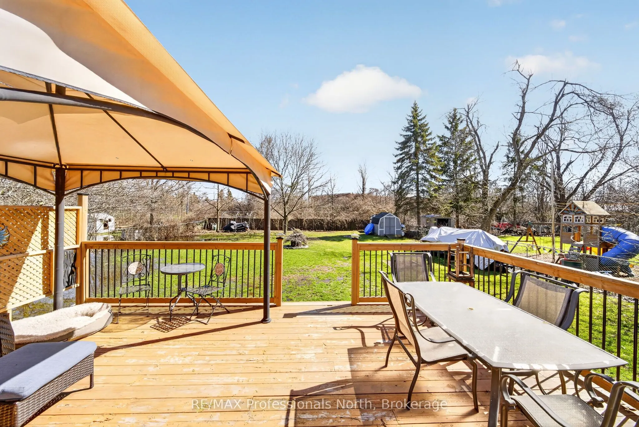271 Lakeland Crescent