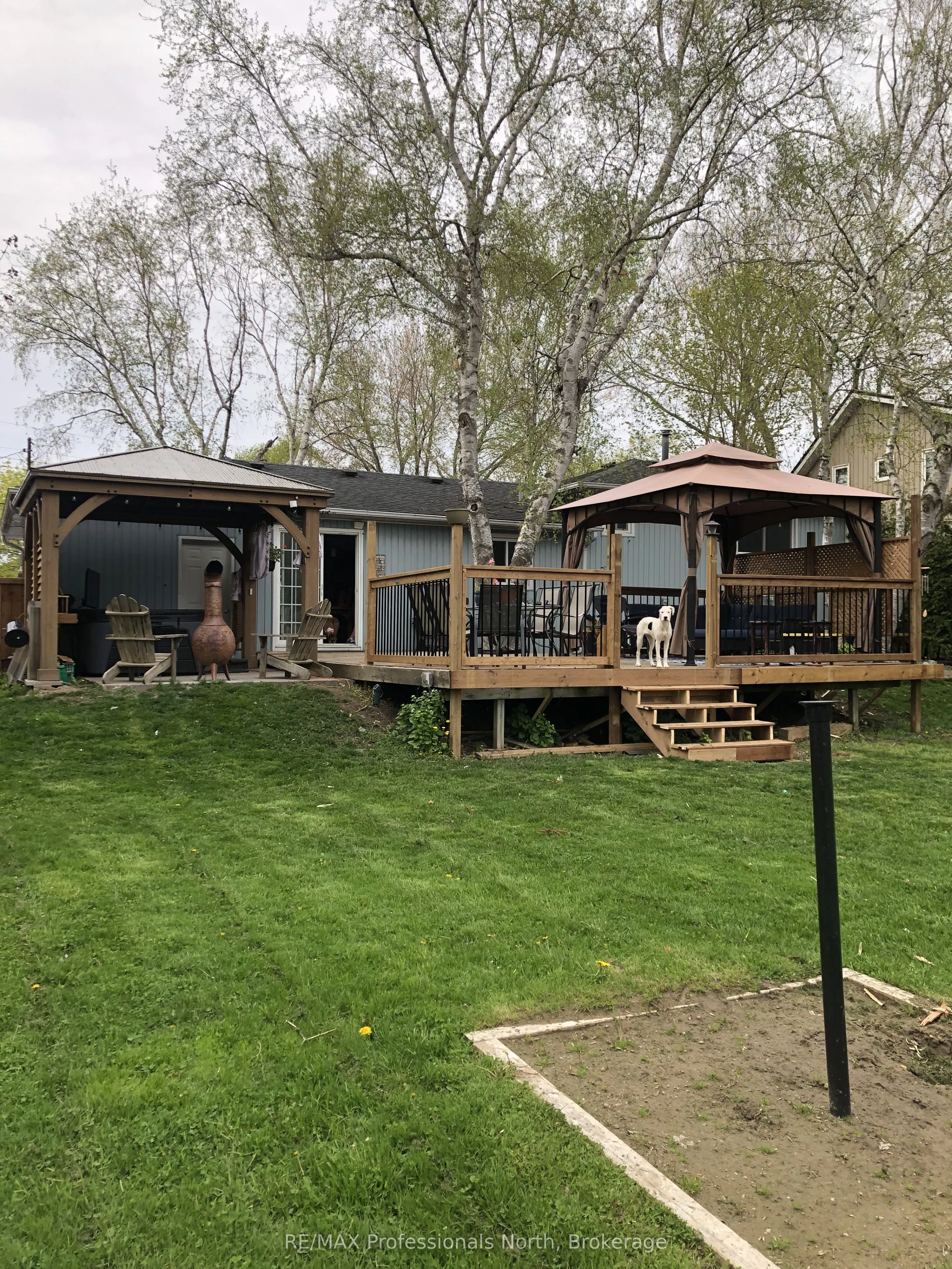 271 Lakeland Crescent