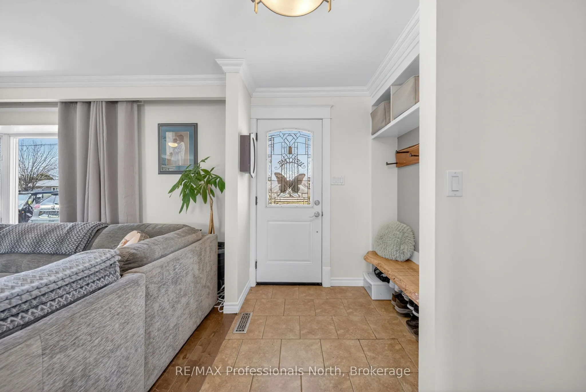 271 Lakeland Crescent
