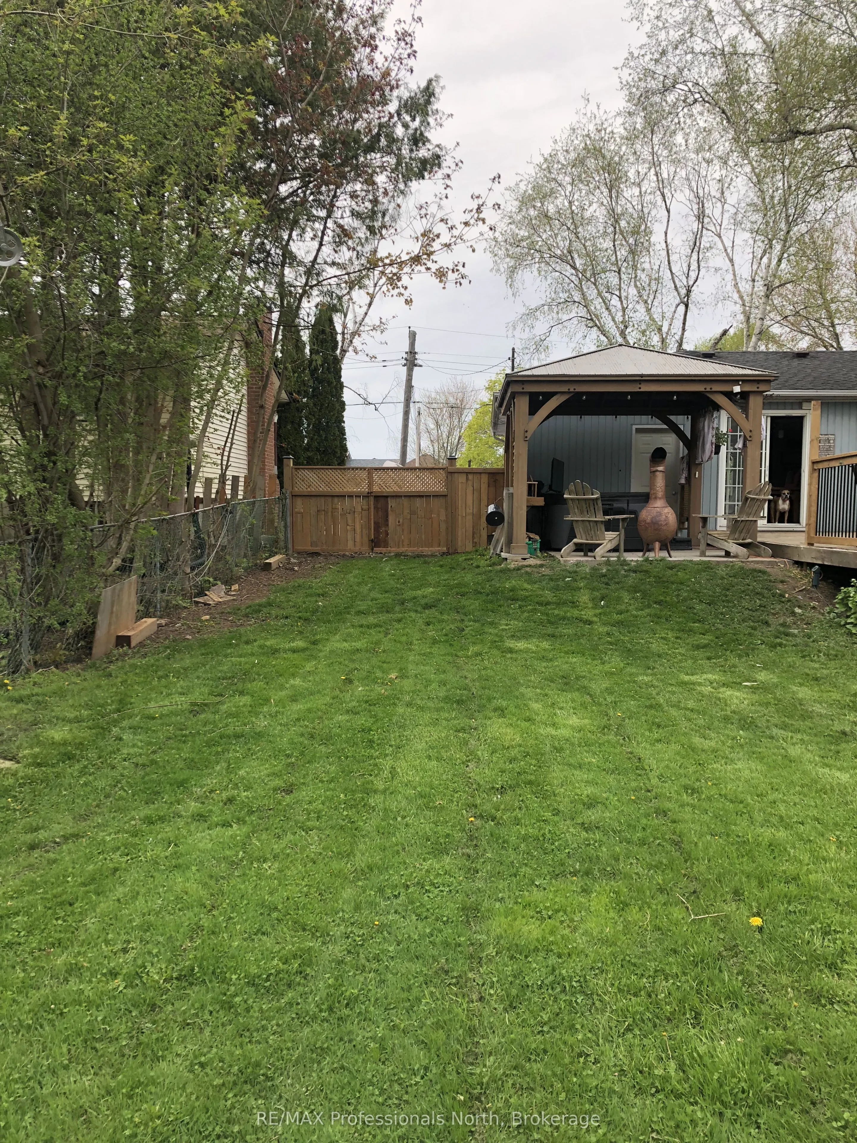 271 Lakeland Crescent