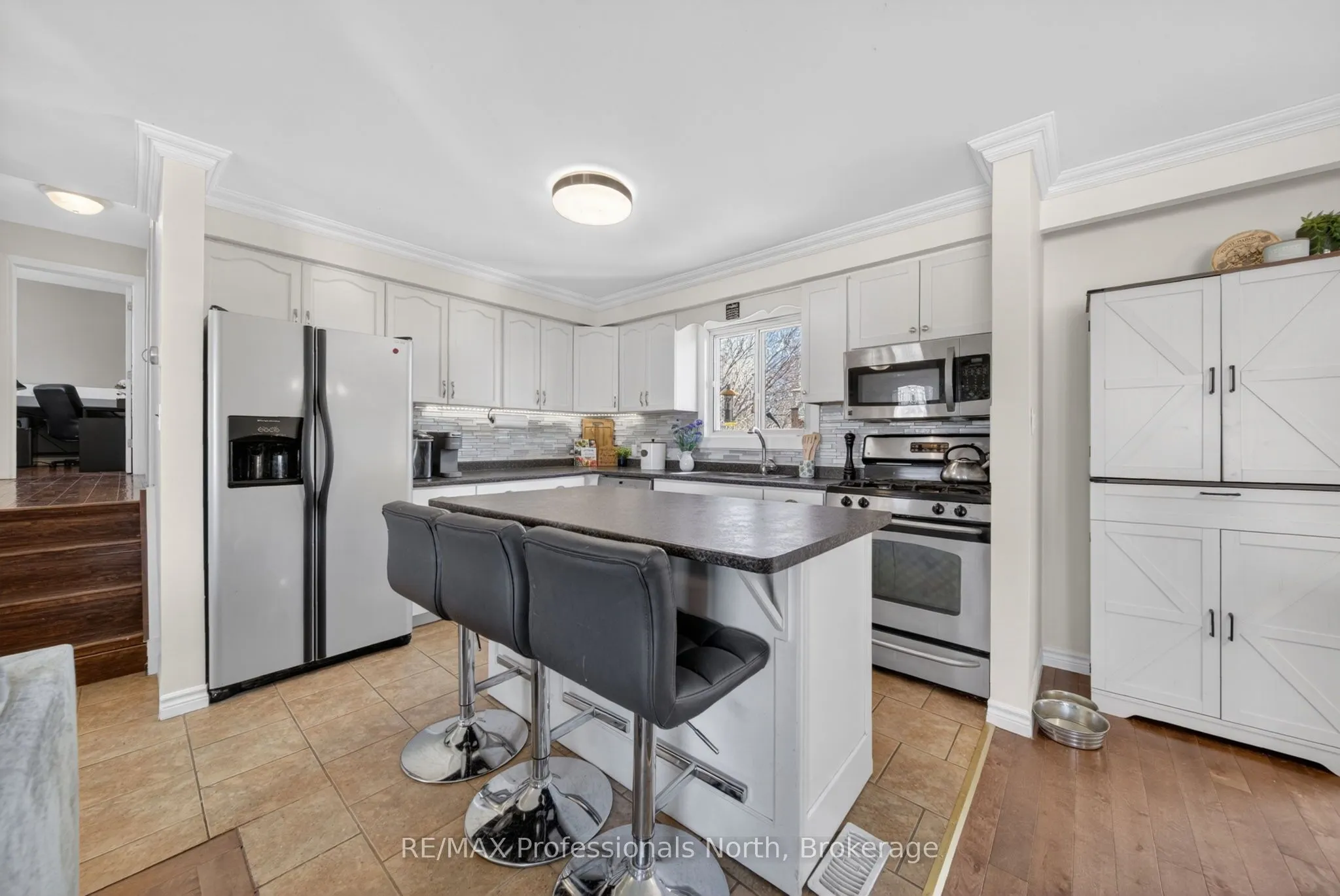 271 Lakeland Crescent