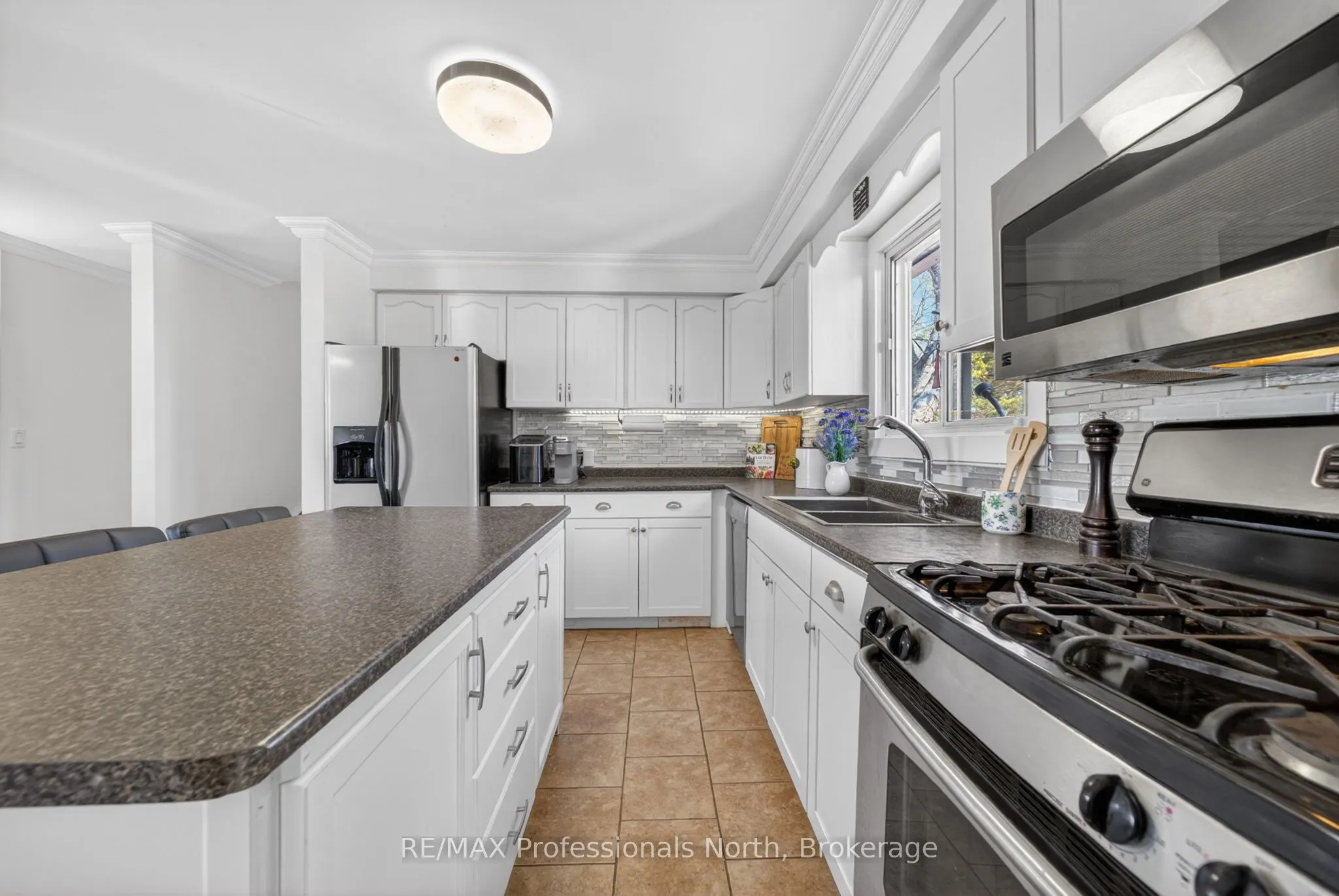 271 Lakeland Crescent