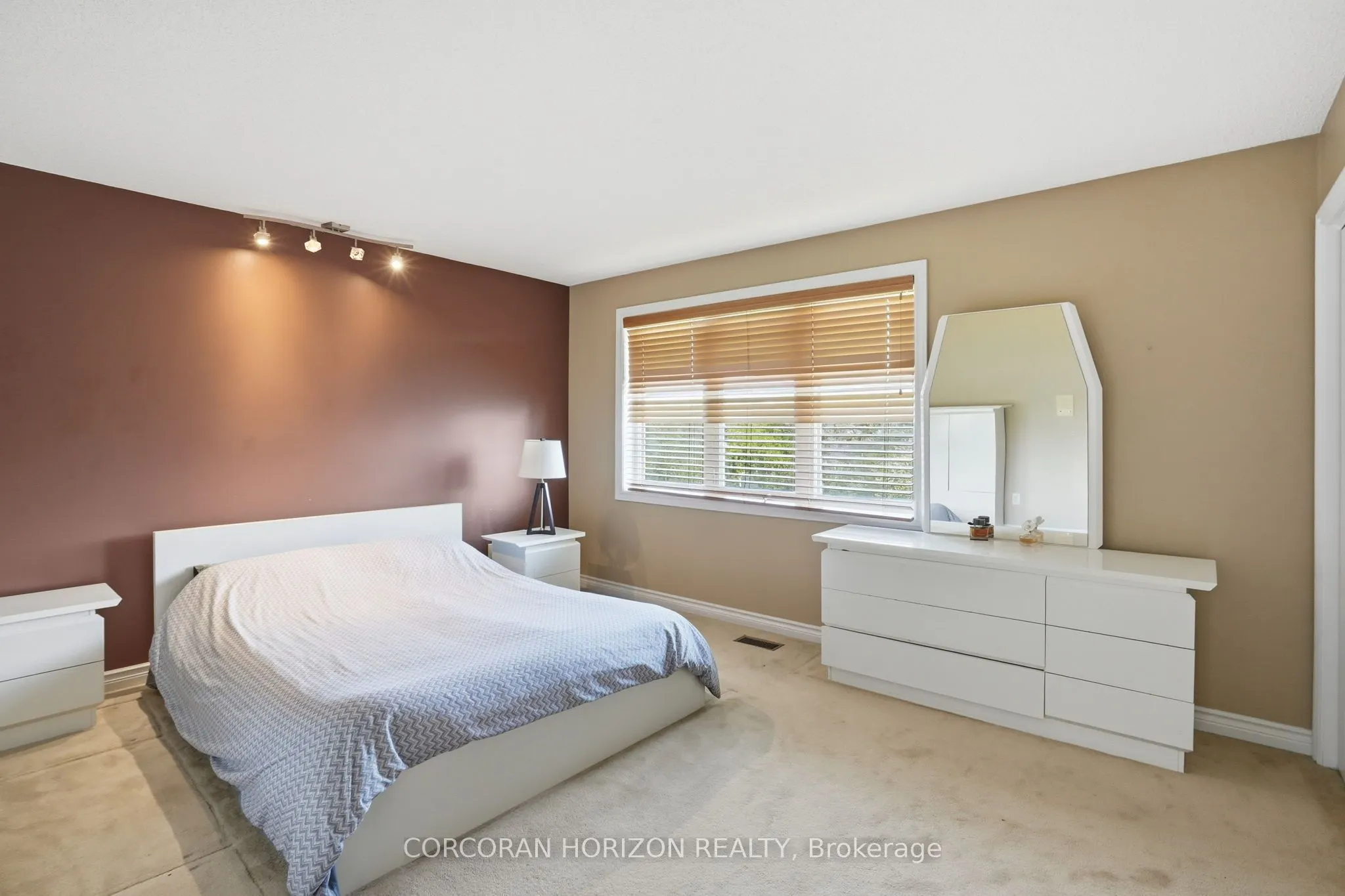 18 Curtis Crescent