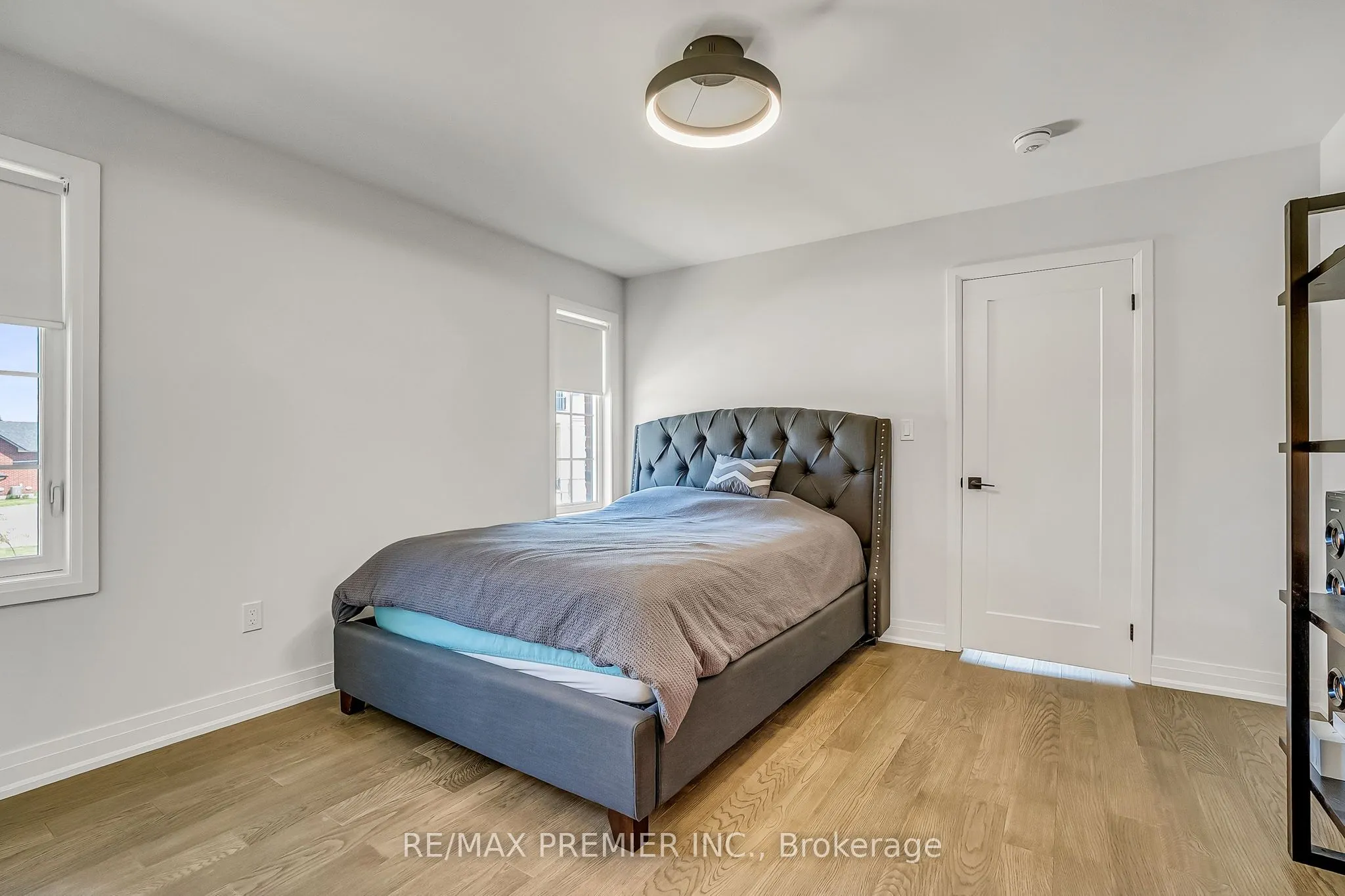 25 Low Boulevard