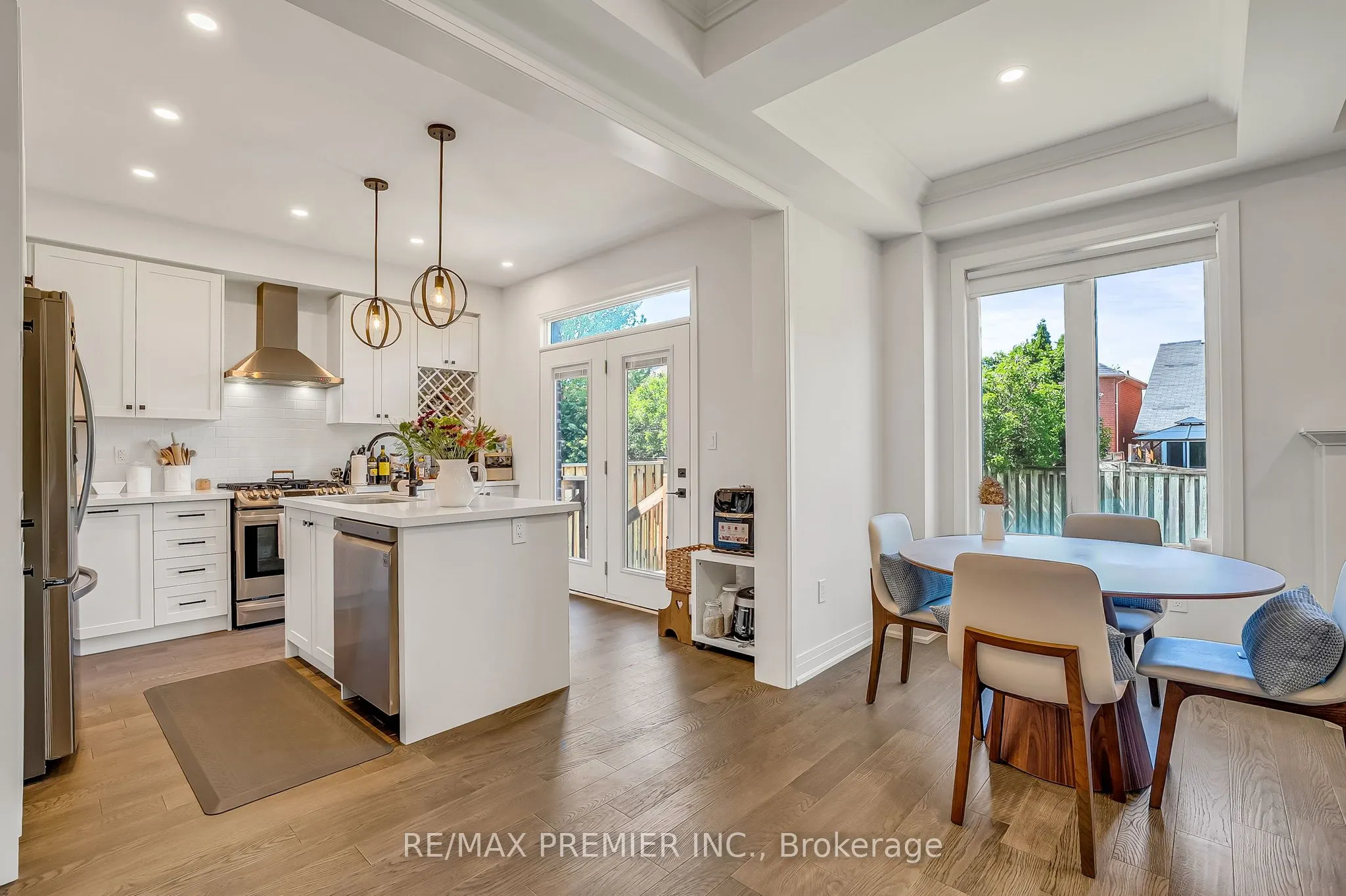 25 Low Boulevard
