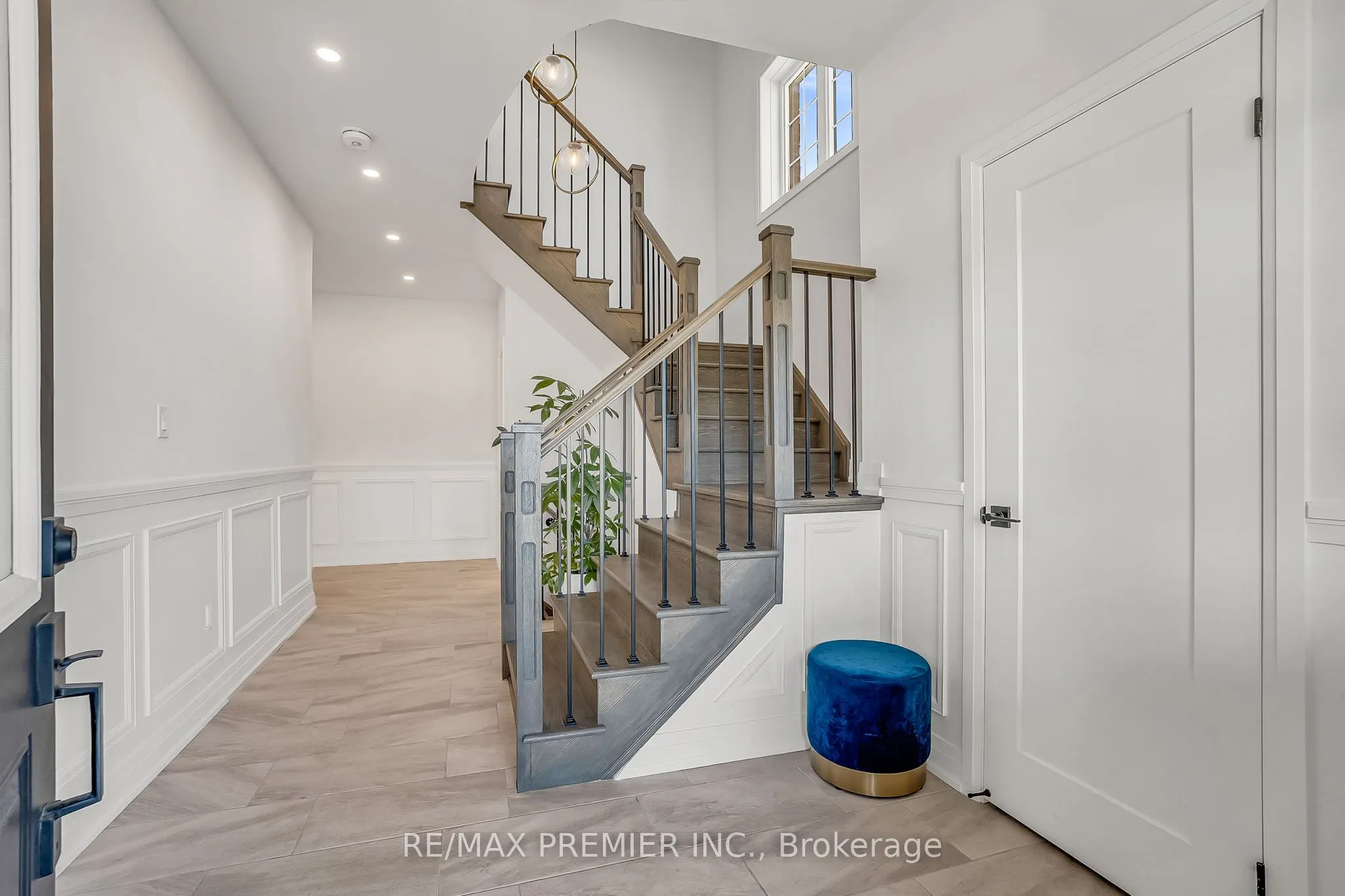 25 Low Boulevard