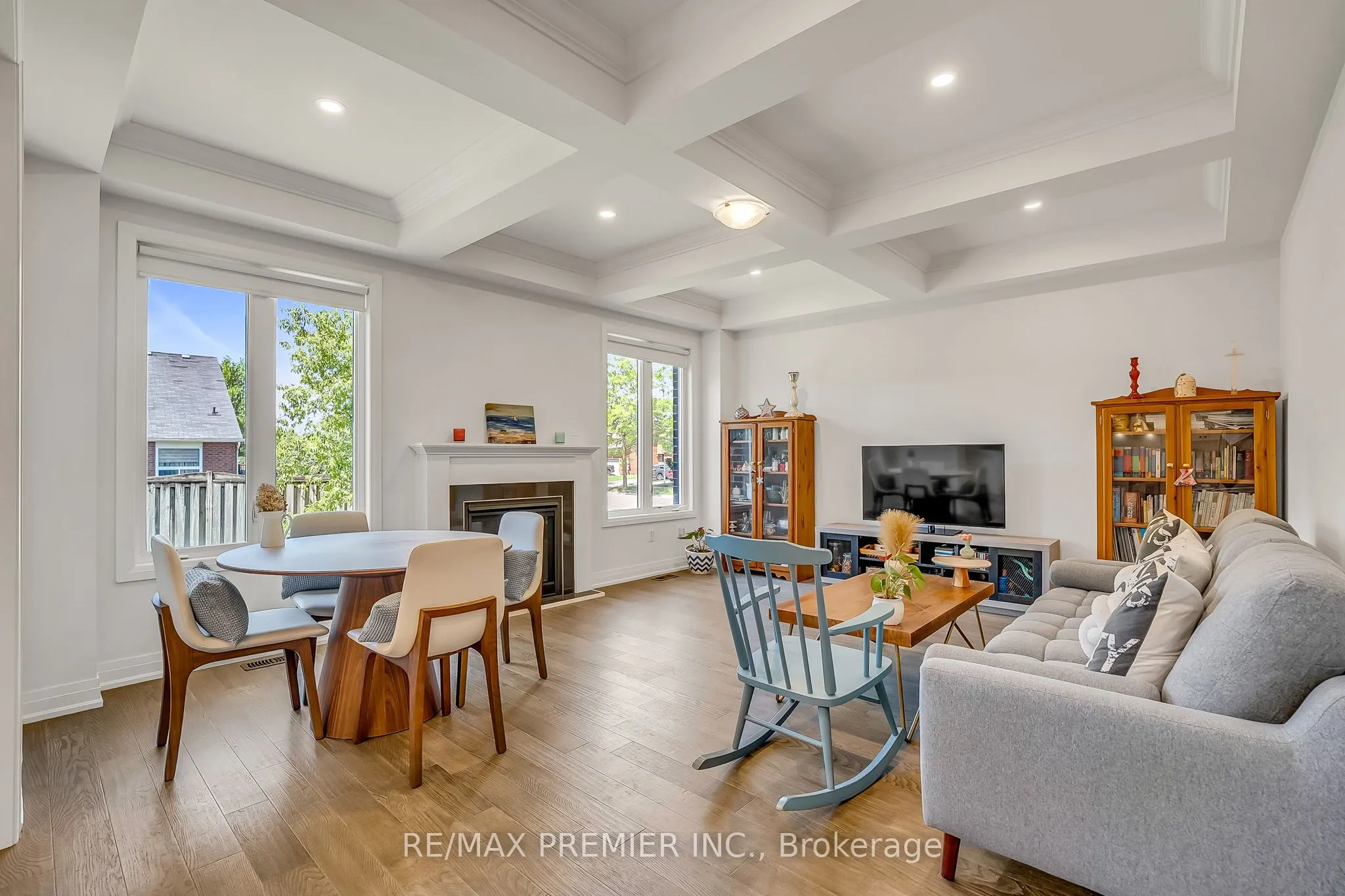 25 Low Boulevard