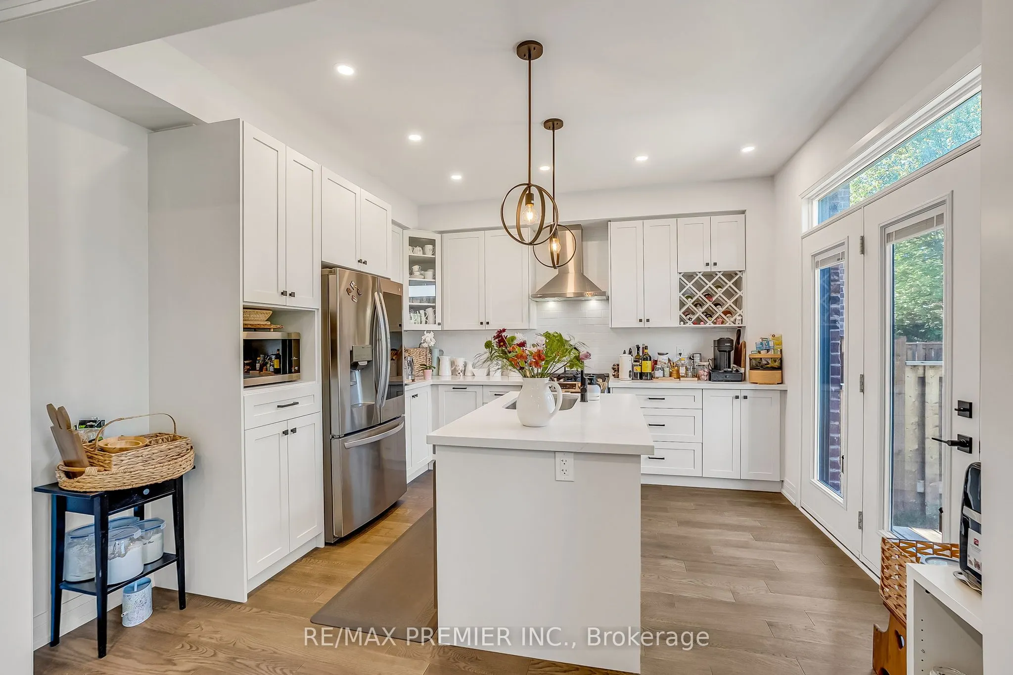 25 Low Boulevard