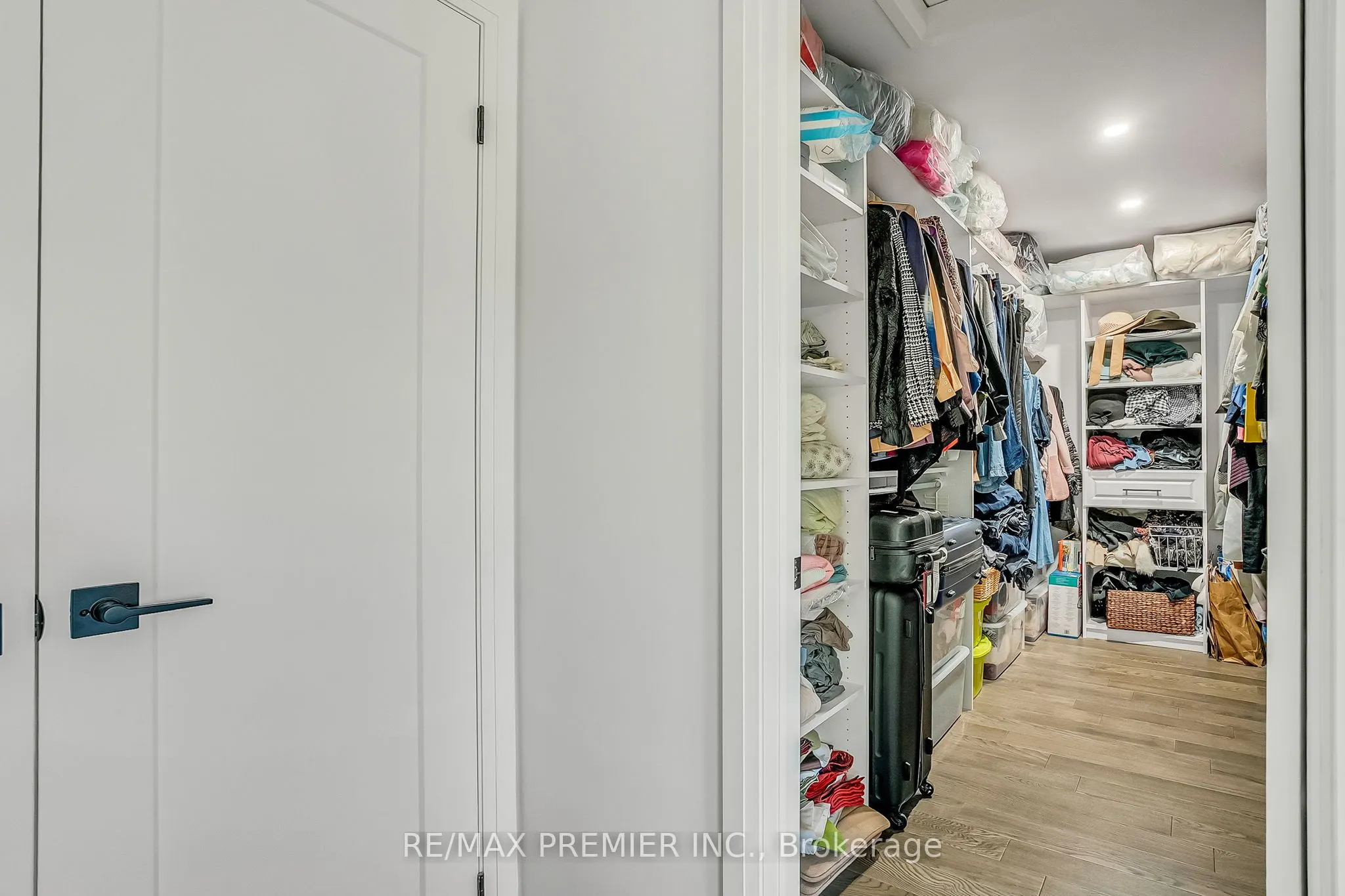 25 Low Boulevard