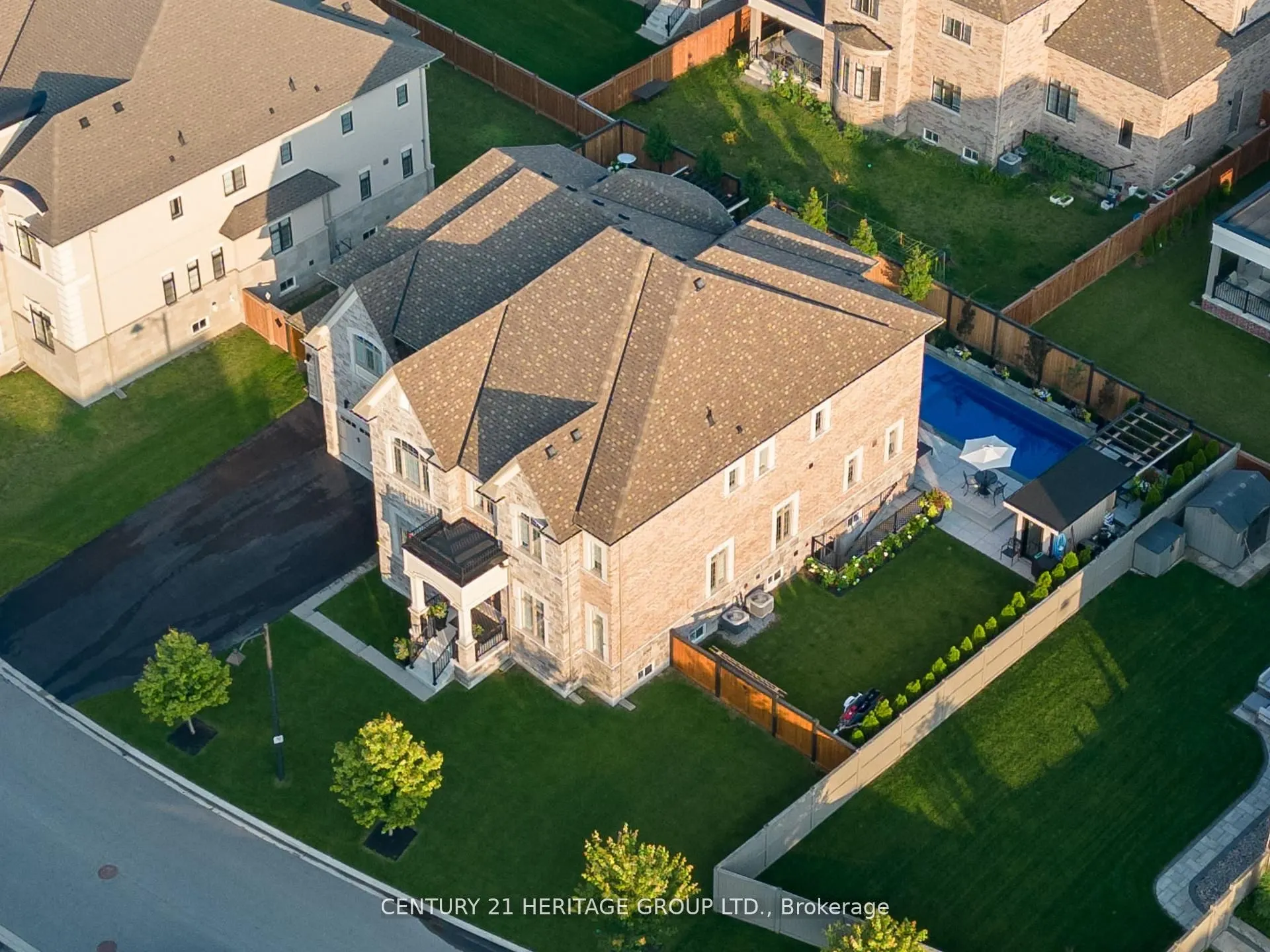43 Sir Henry Court