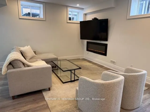 43 Sir Henry Court