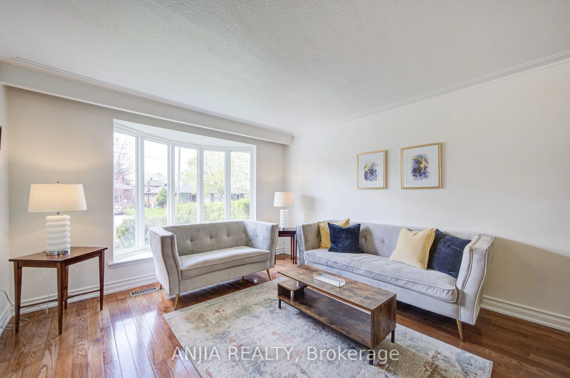 24 Friar Tuck Road
