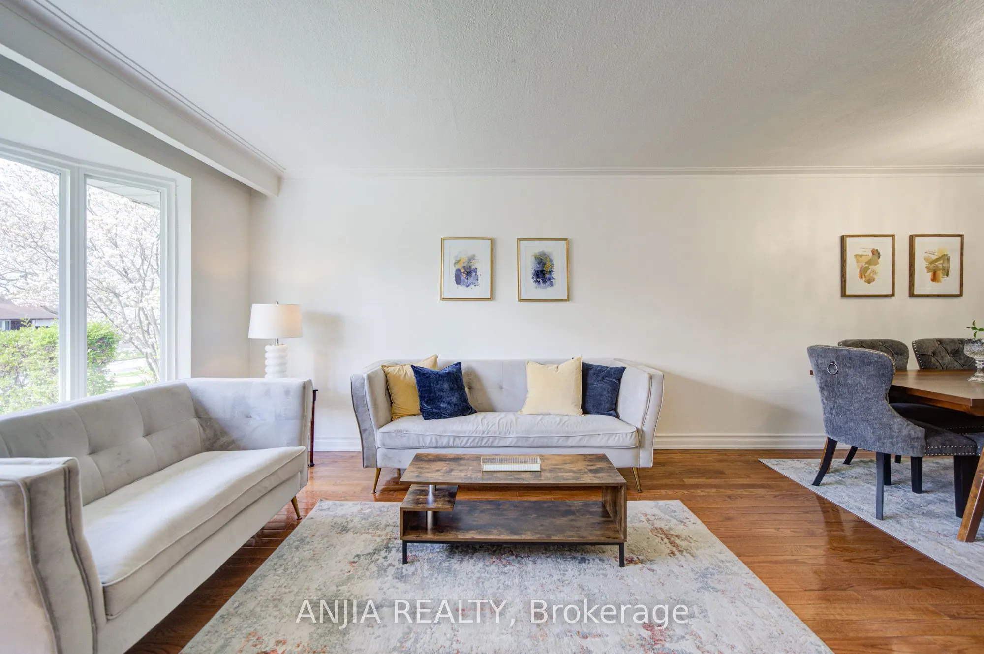 24 Friar Tuck Road