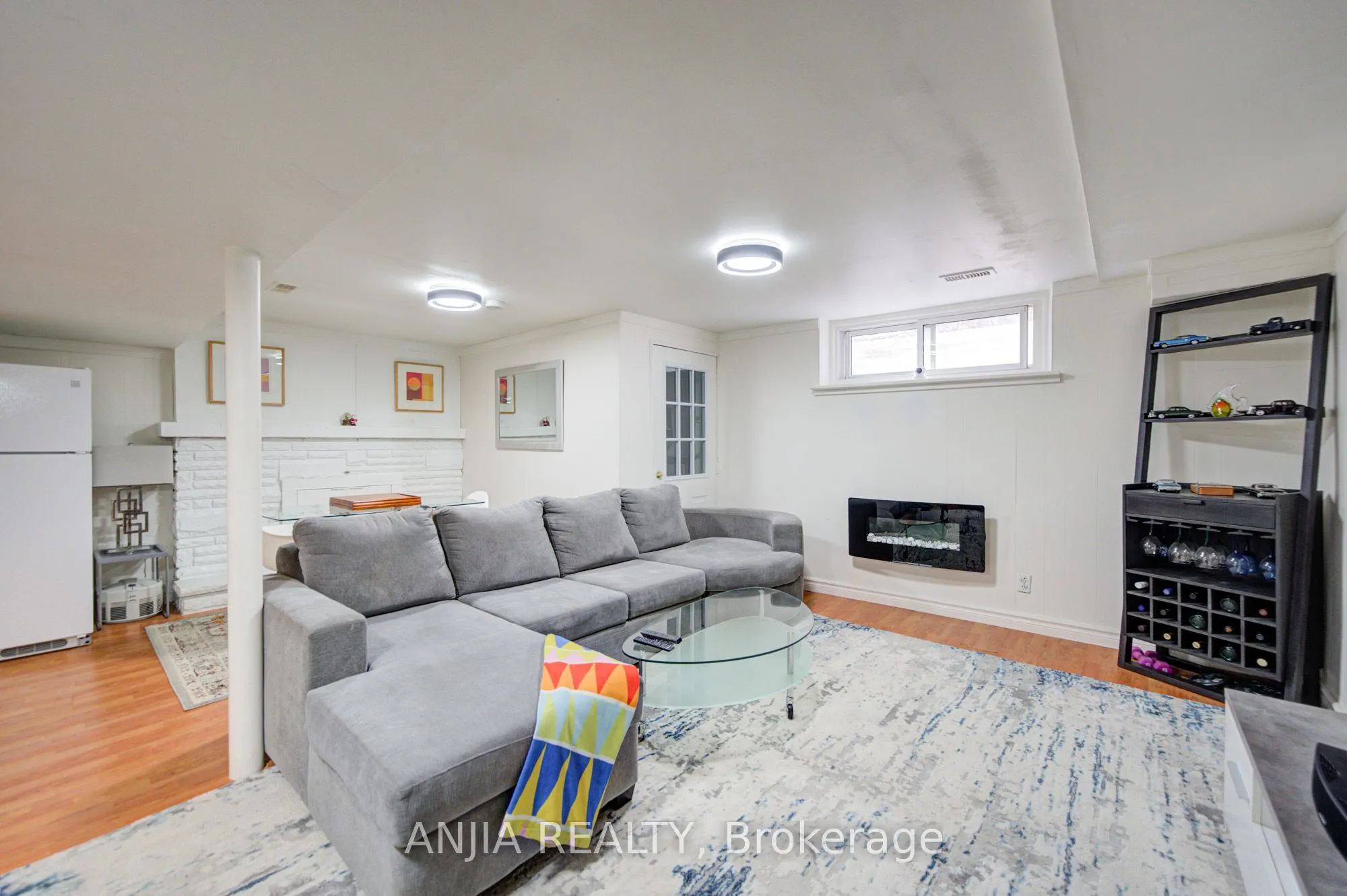 24 Friar Tuck Road