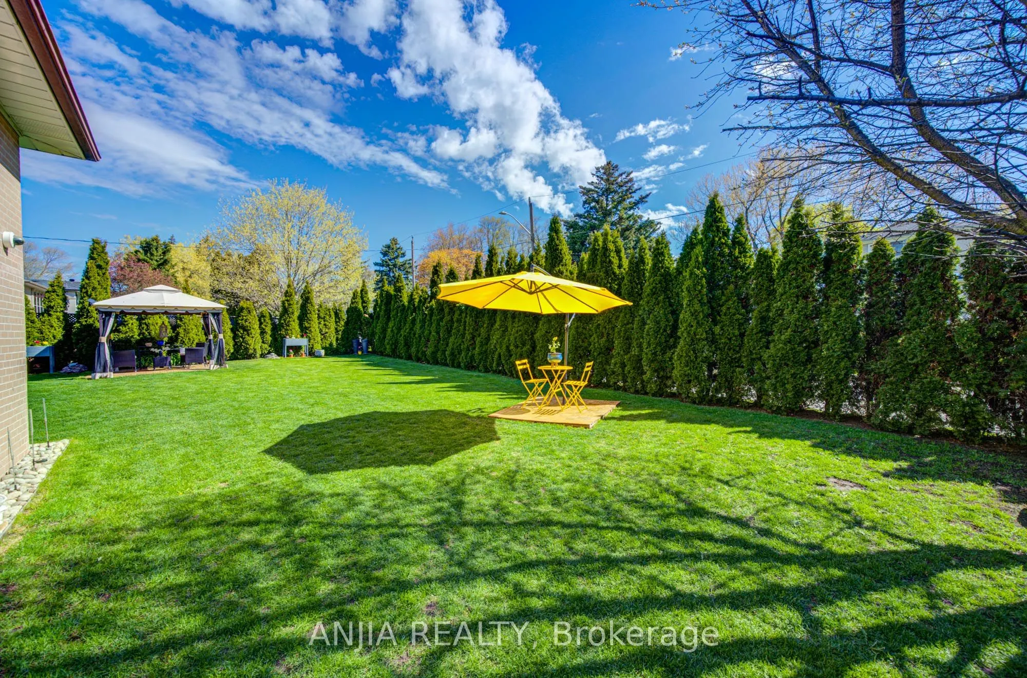 24 Friar Tuck Road