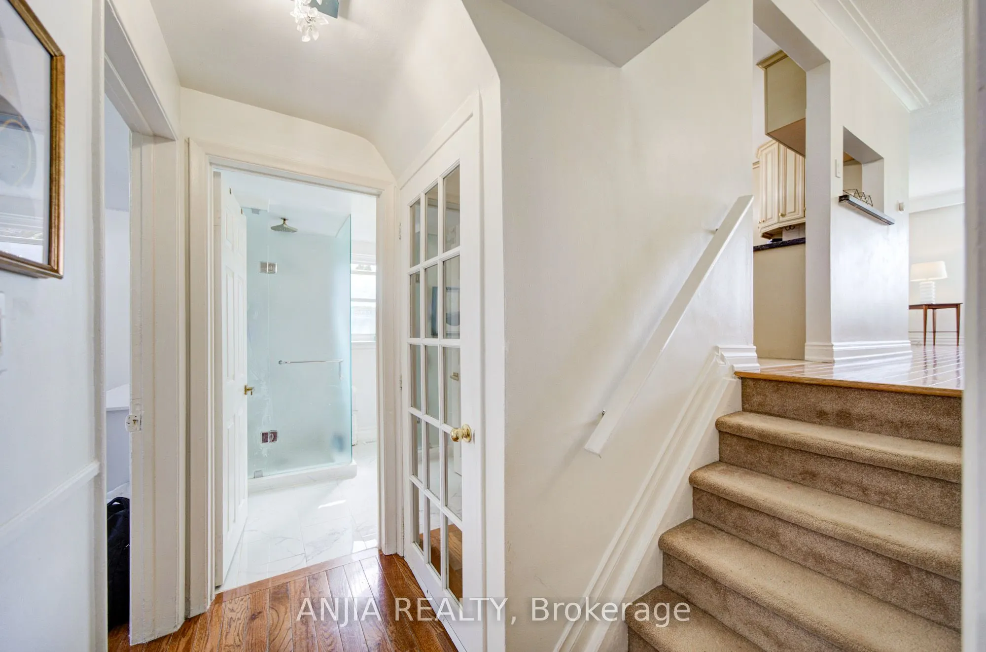 24 Friar Tuck Road