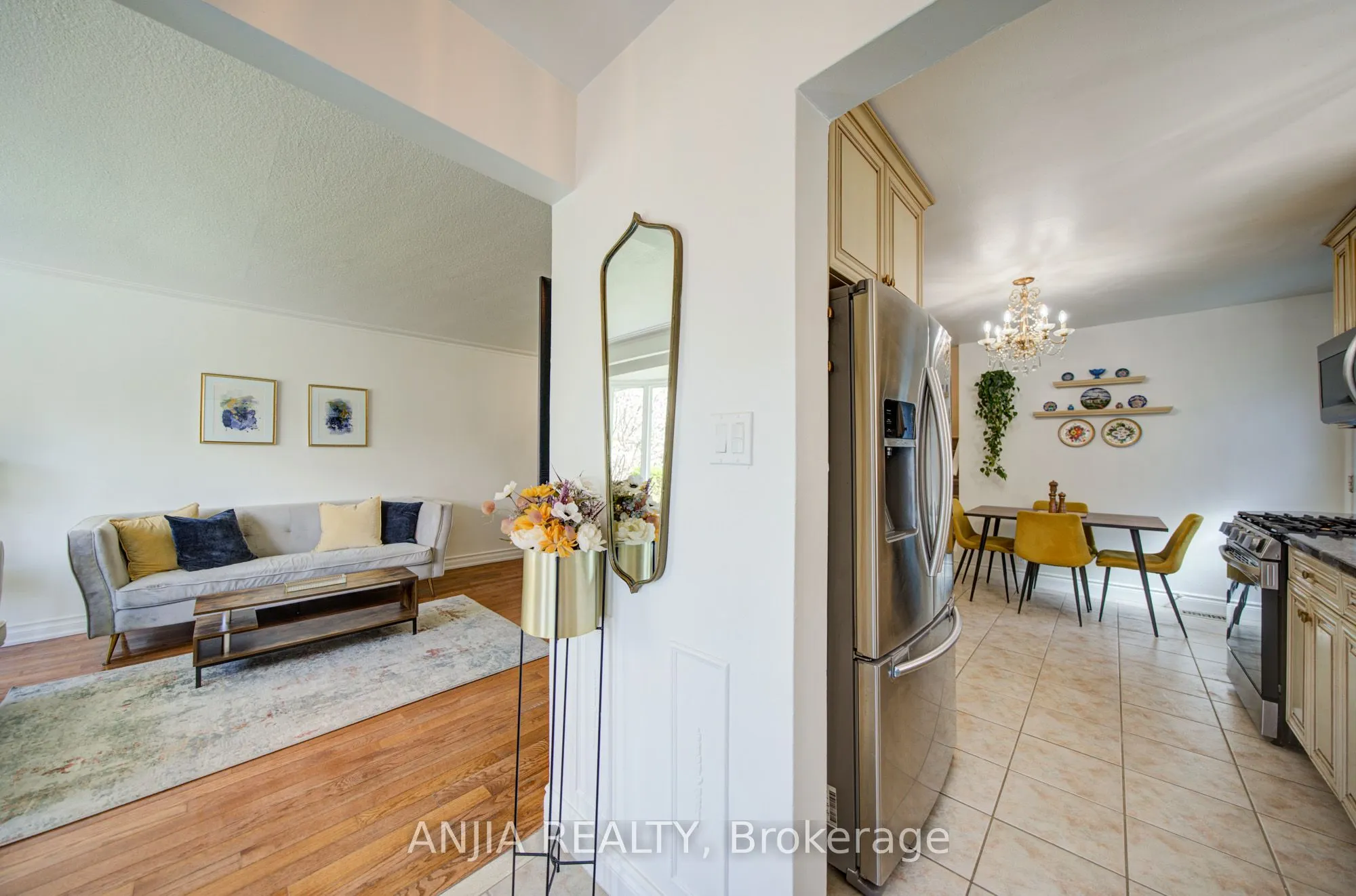 24 Friar Tuck Road