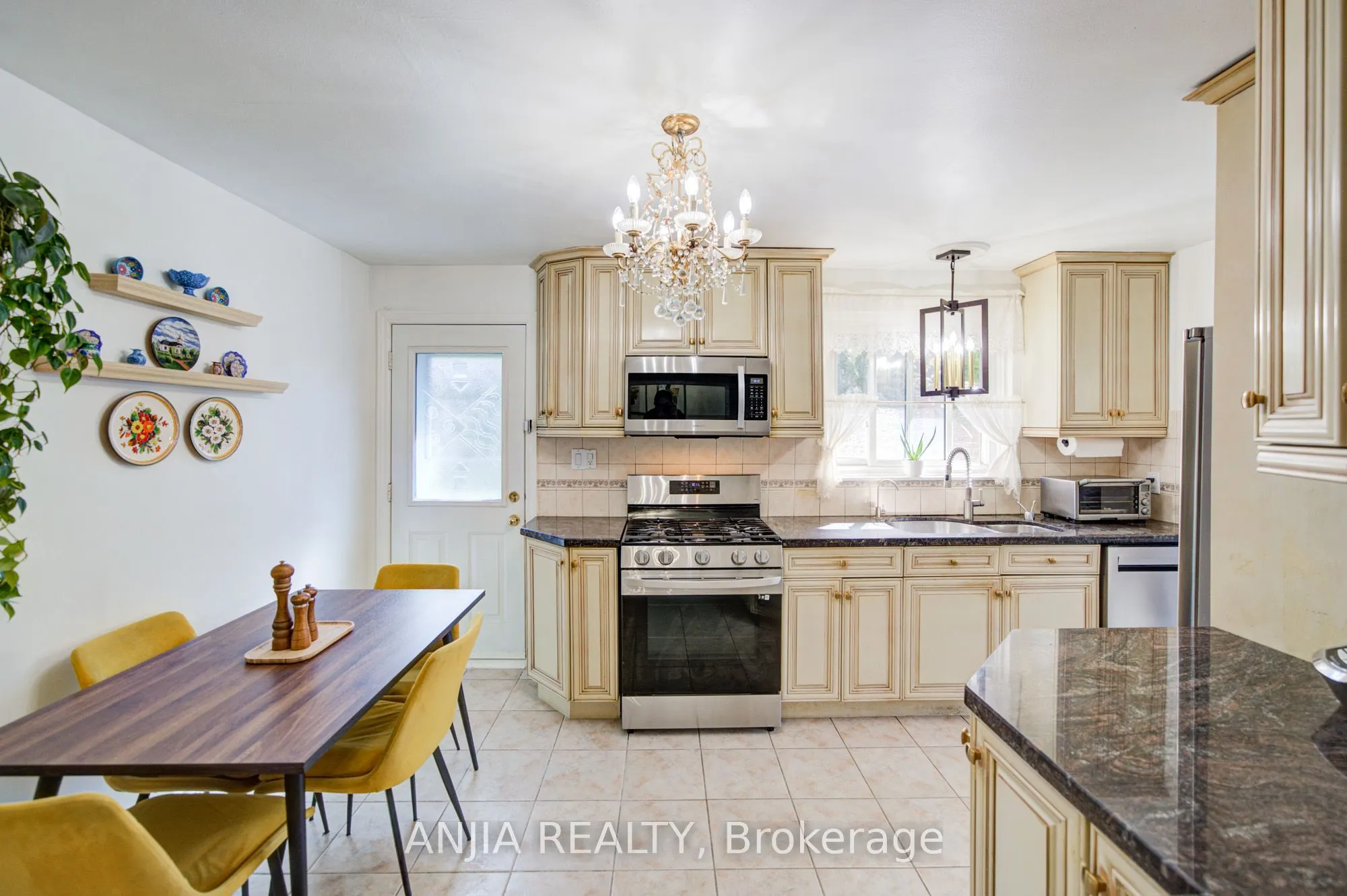 24 Friar Tuck Road