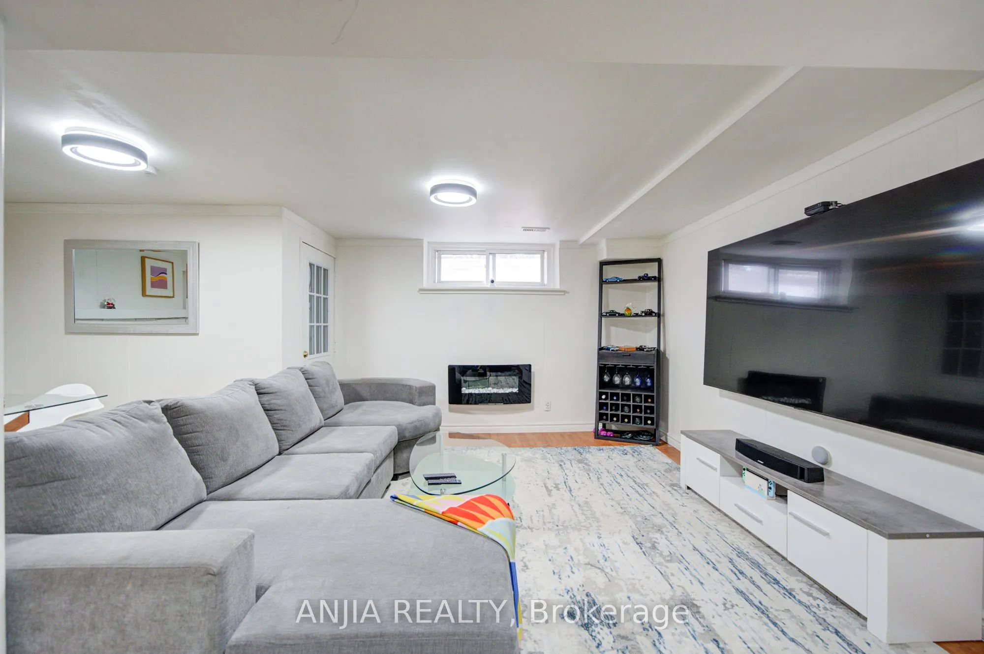 24 Friar Tuck Road