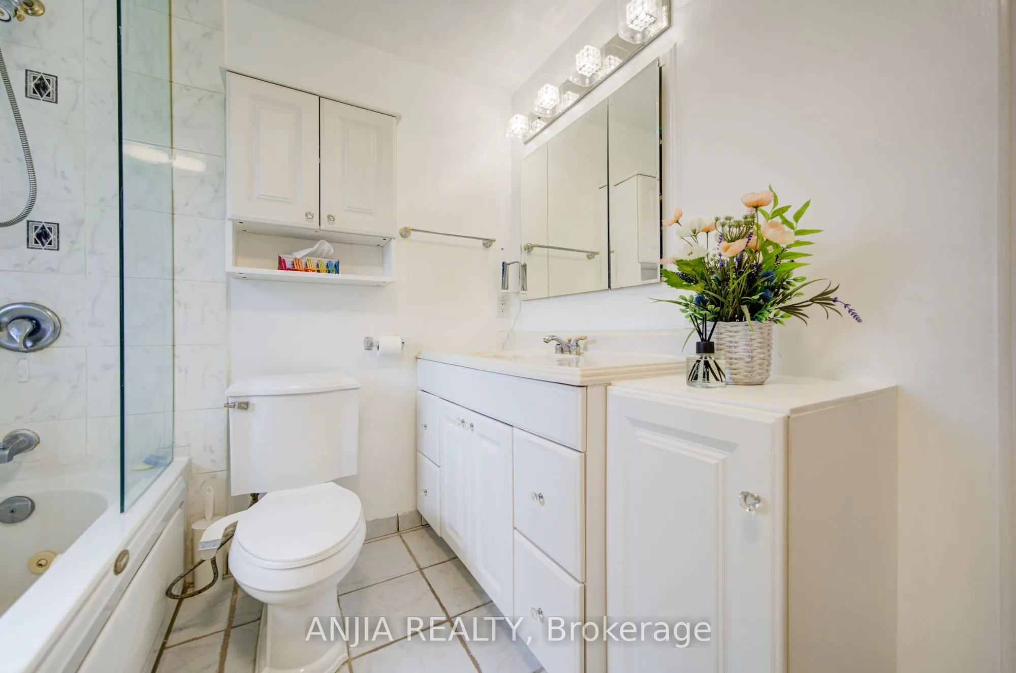 24 Friar Tuck Road