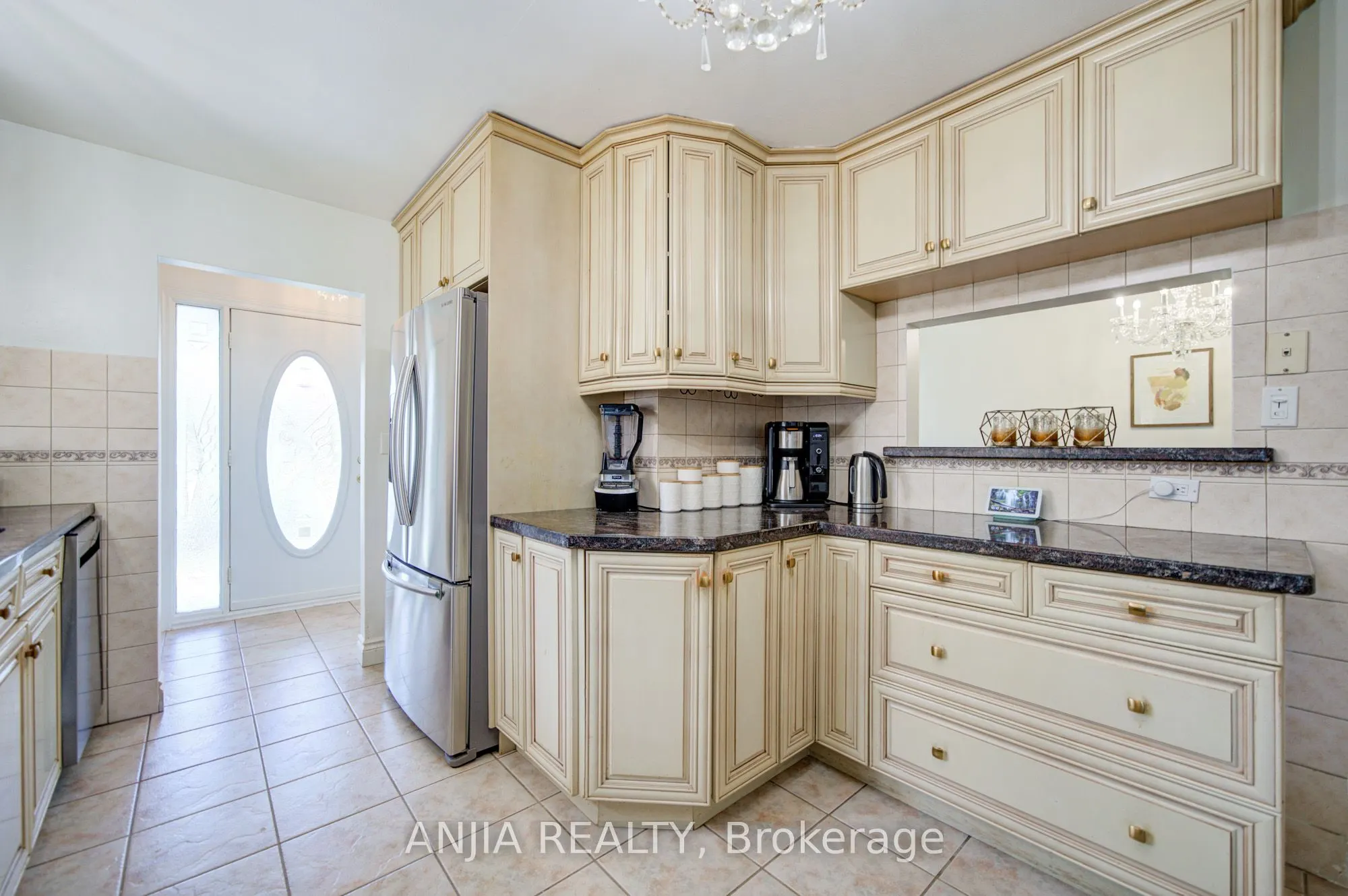 24 Friar Tuck Road