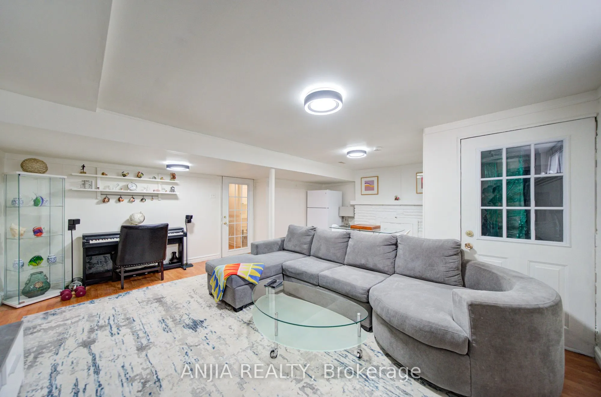 24 Friar Tuck Road