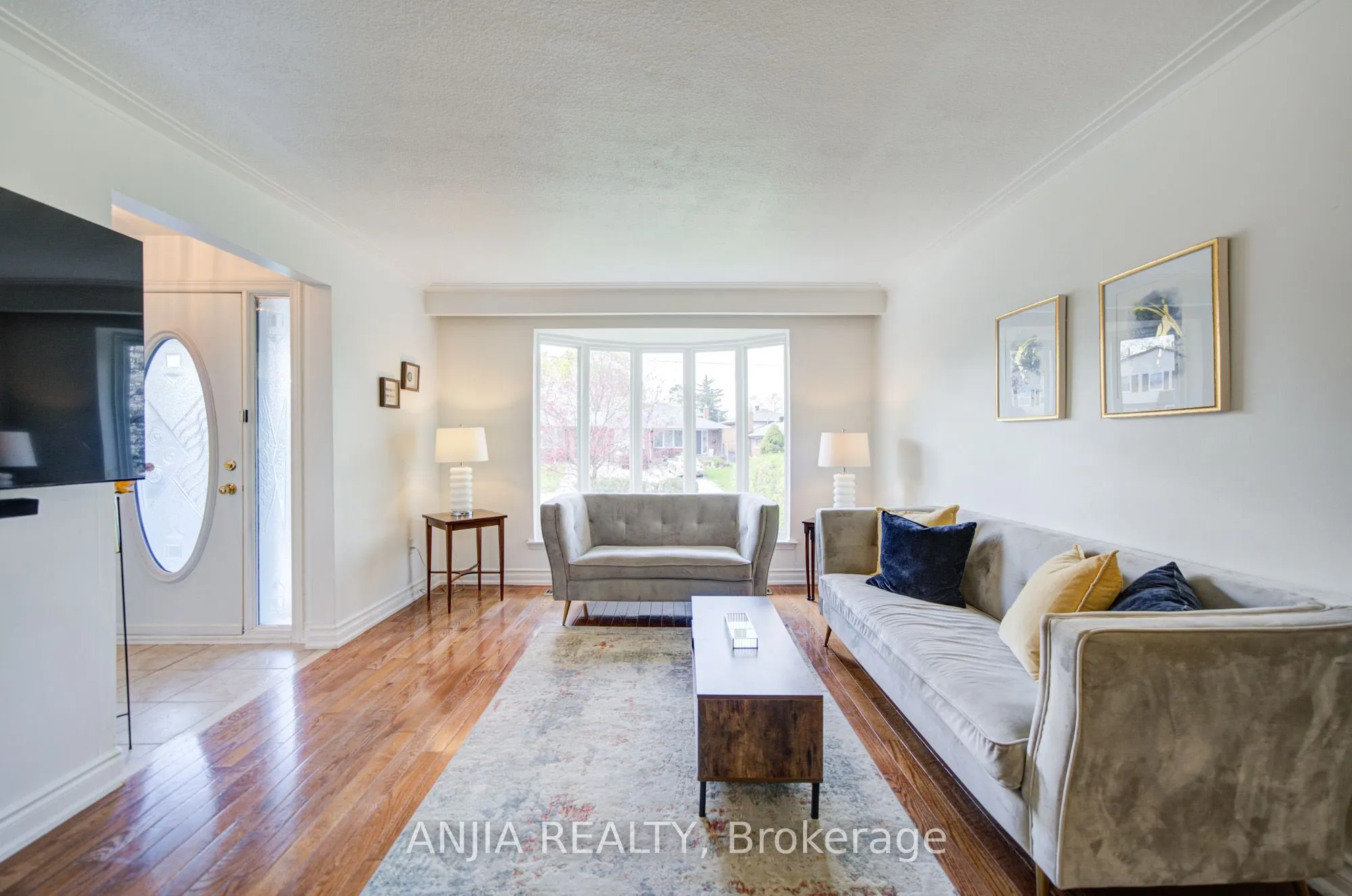 24 Friar Tuck Road