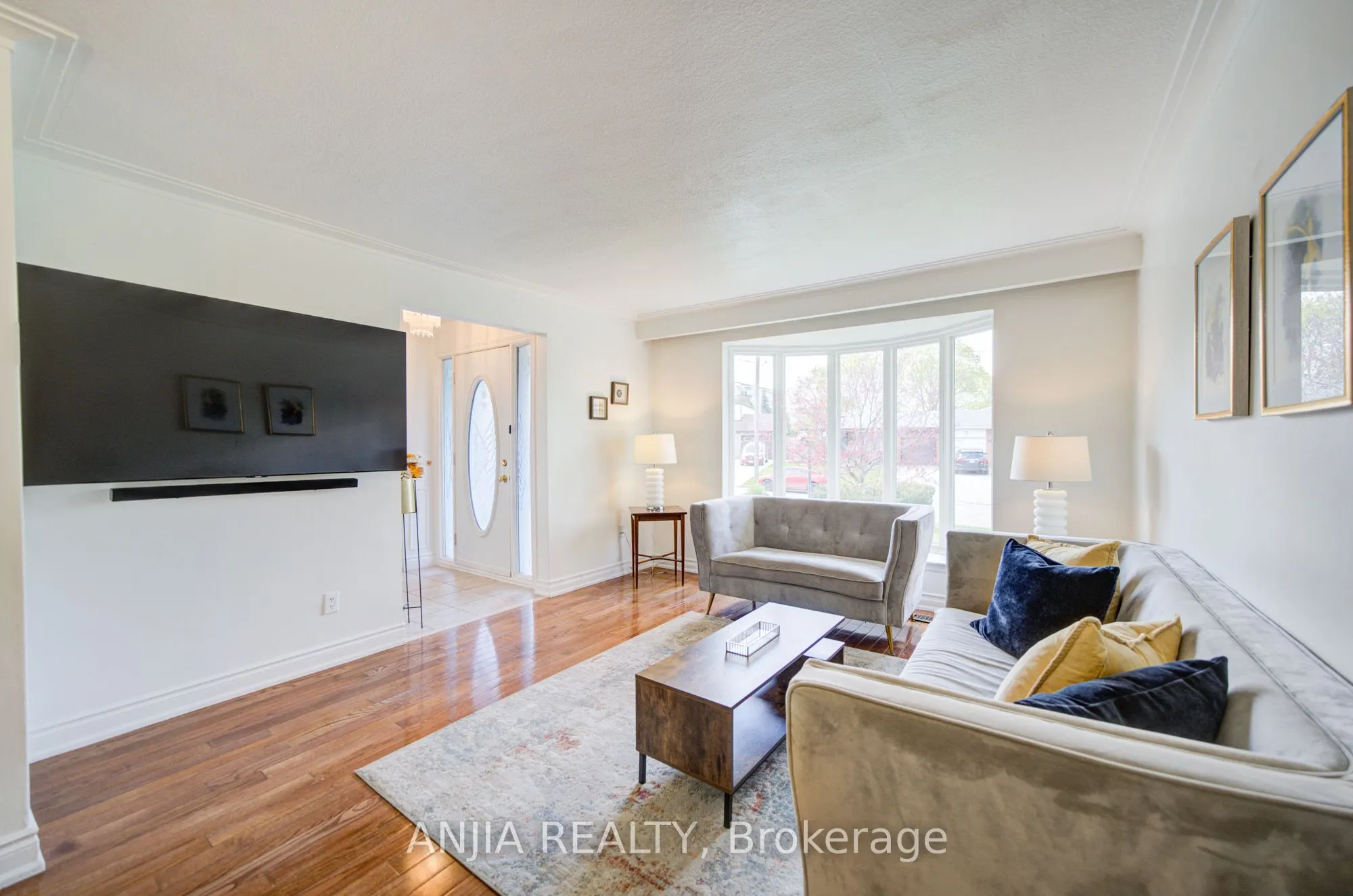 24 Friar Tuck Road