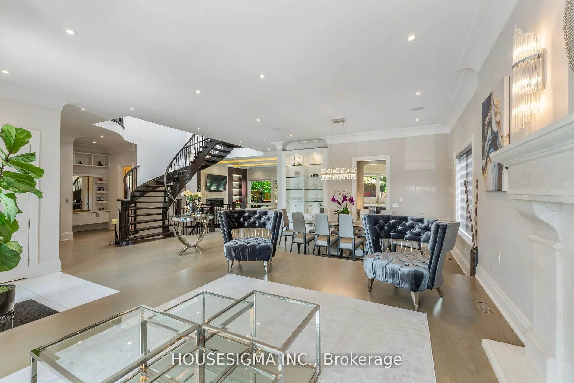 102 Oxford Street