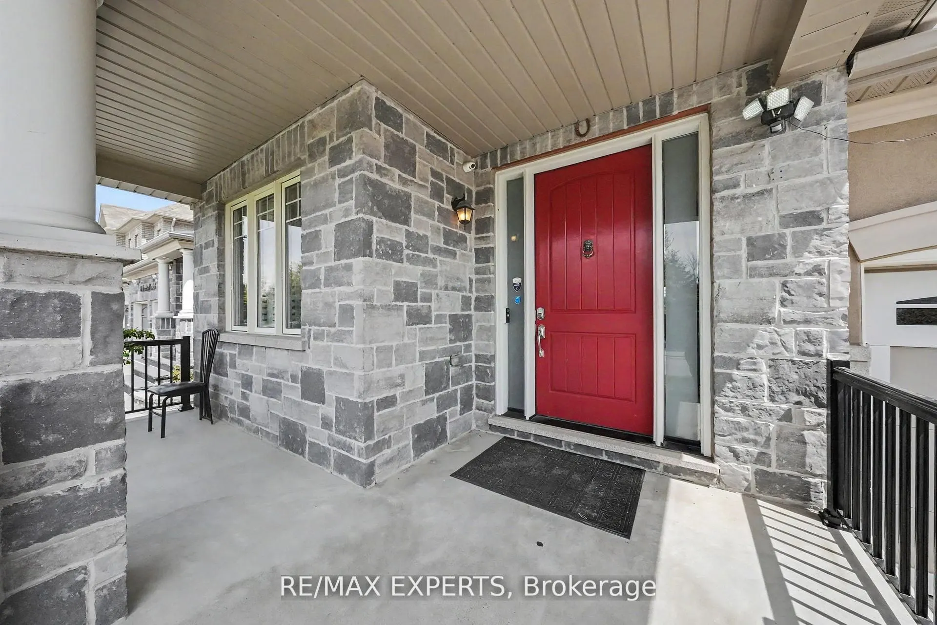 74 Dunrobin Crescent