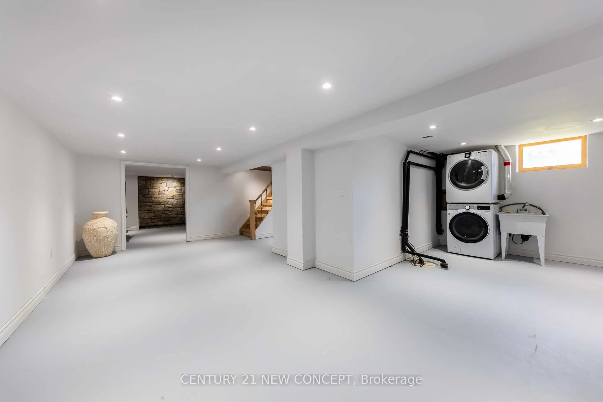 20430 Bathurst Street