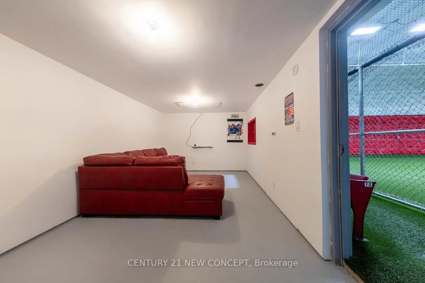 20430 Bathurst Street