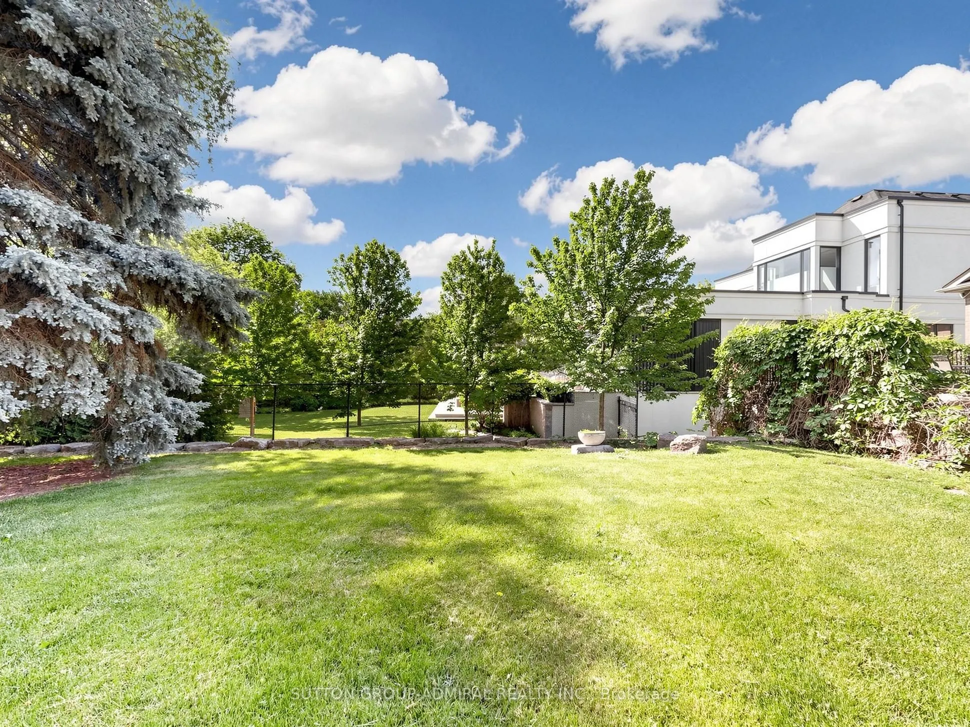 3 Raymond Drive