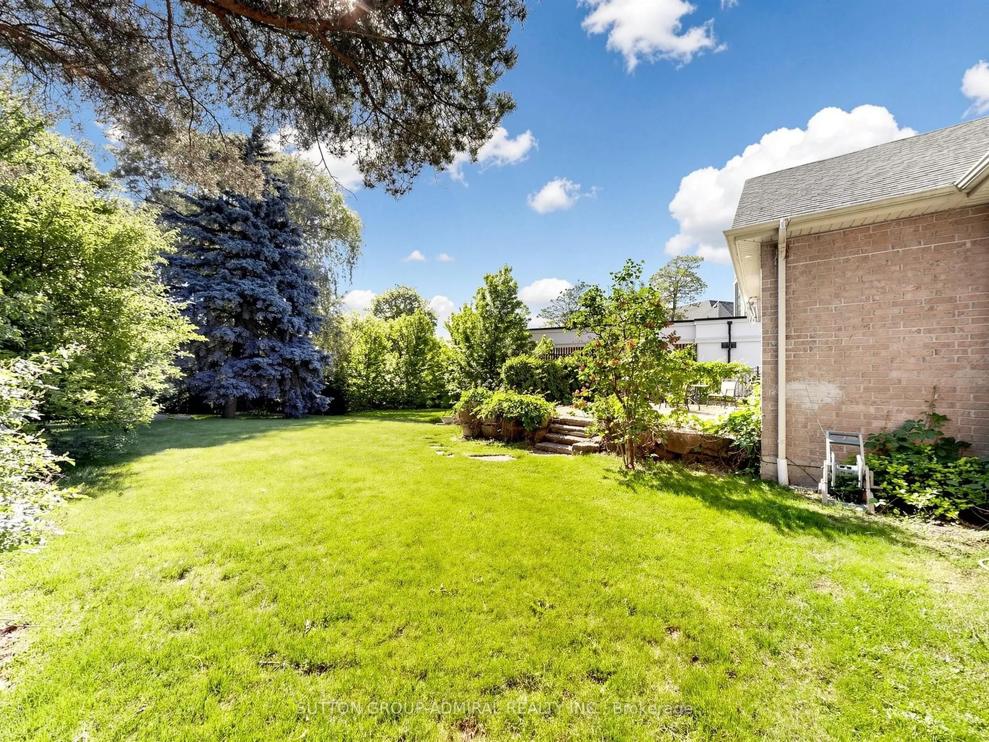 3 Raymond Drive