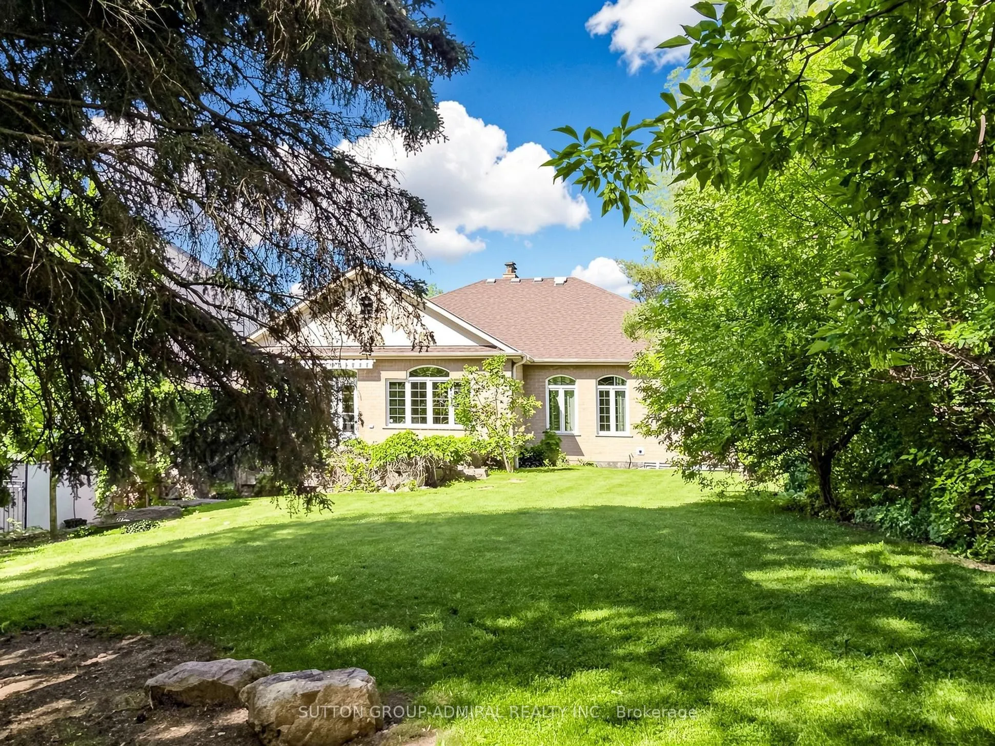 3 Raymond Drive