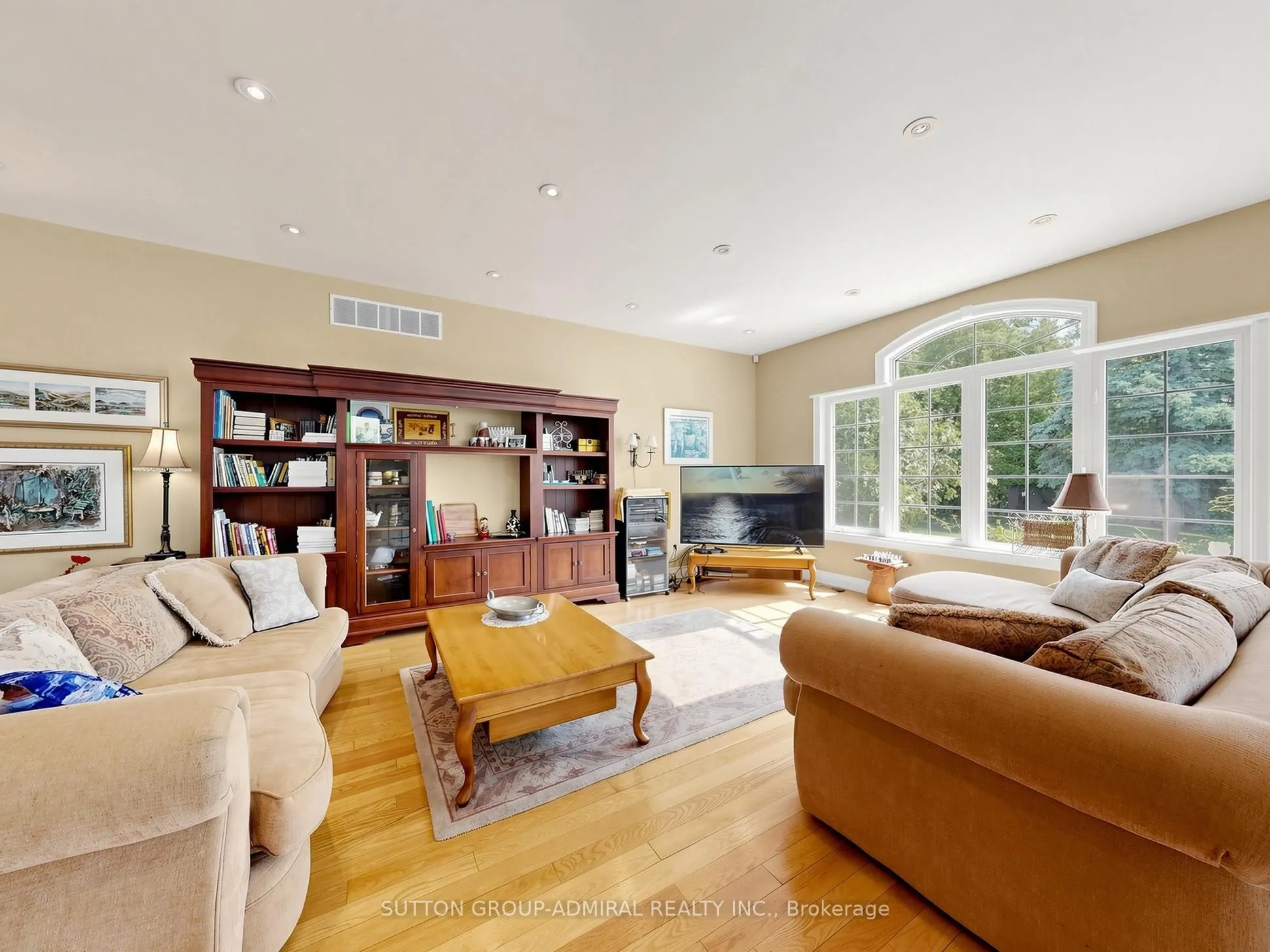 3 Raymond Drive