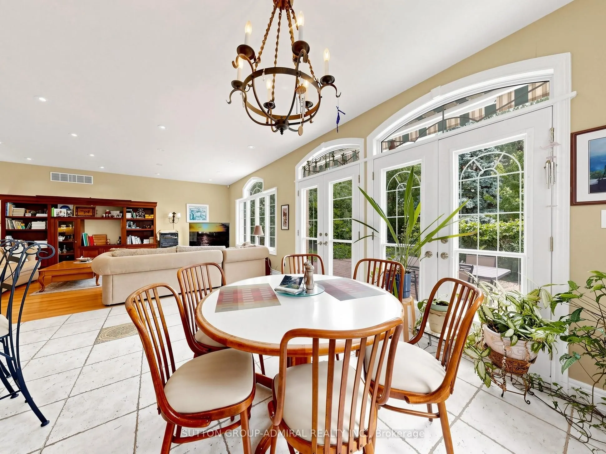3 Raymond Drive