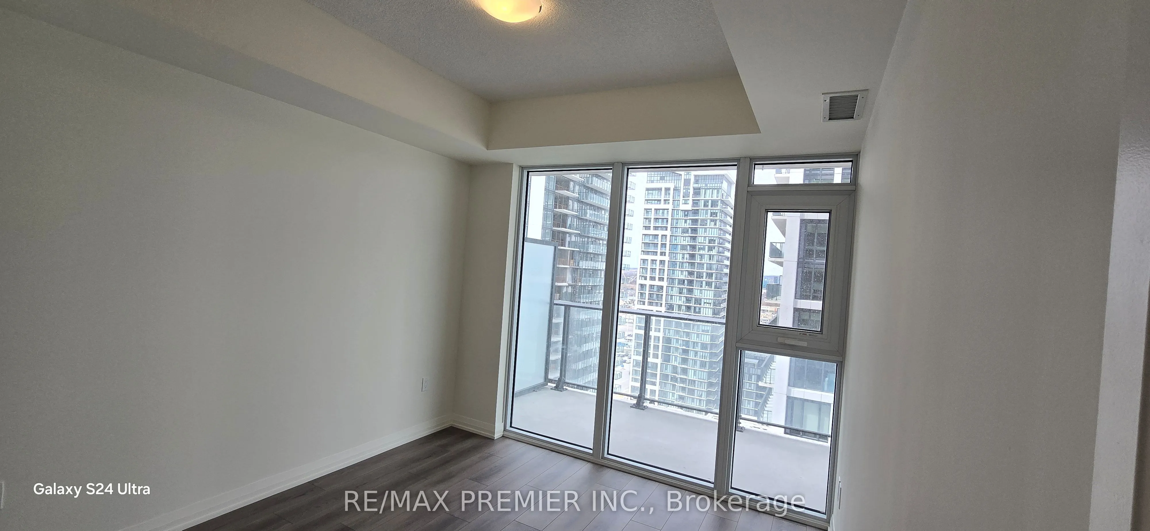 8960 Jane Street #1819