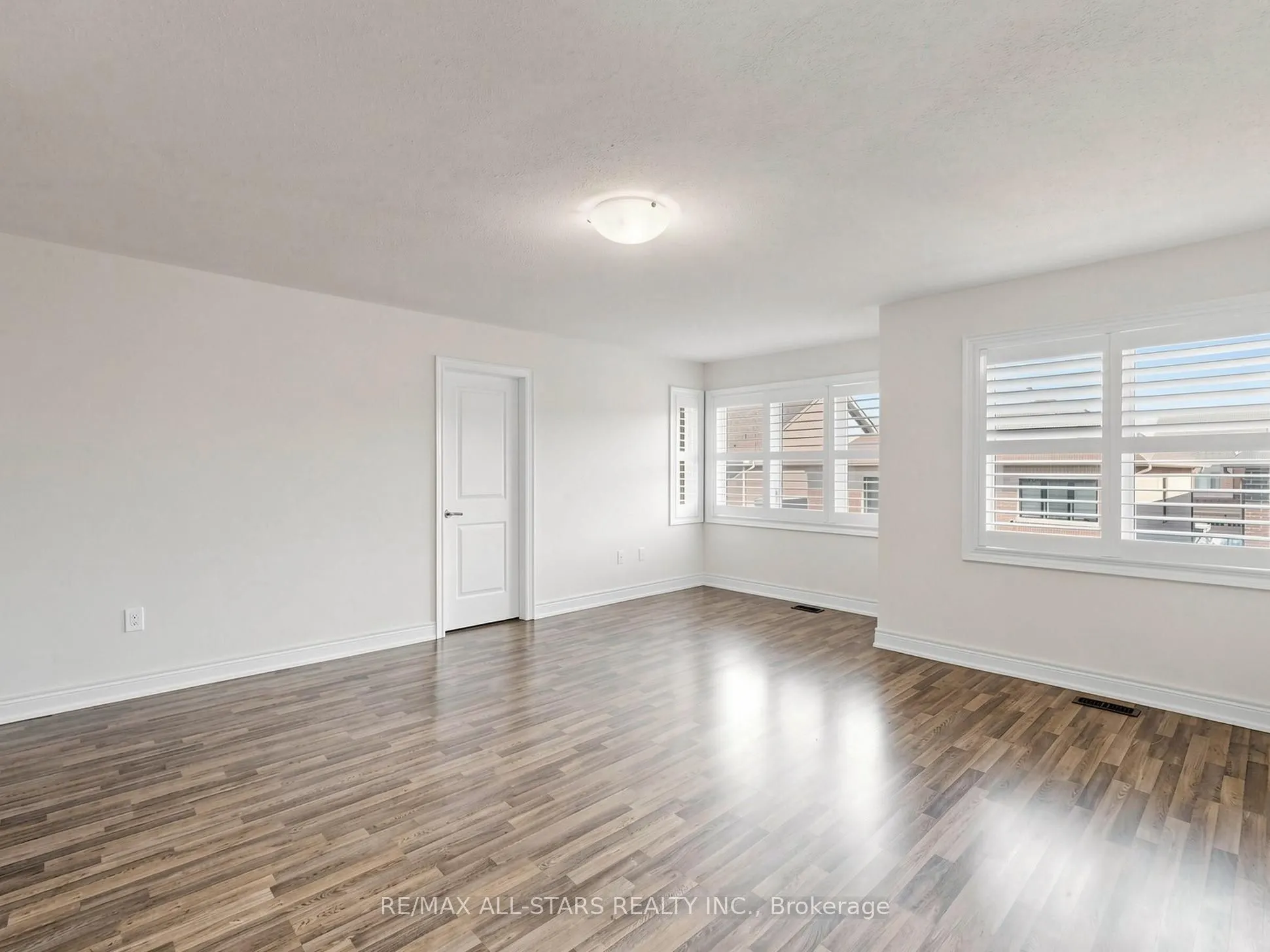 29 Mondial Crescent