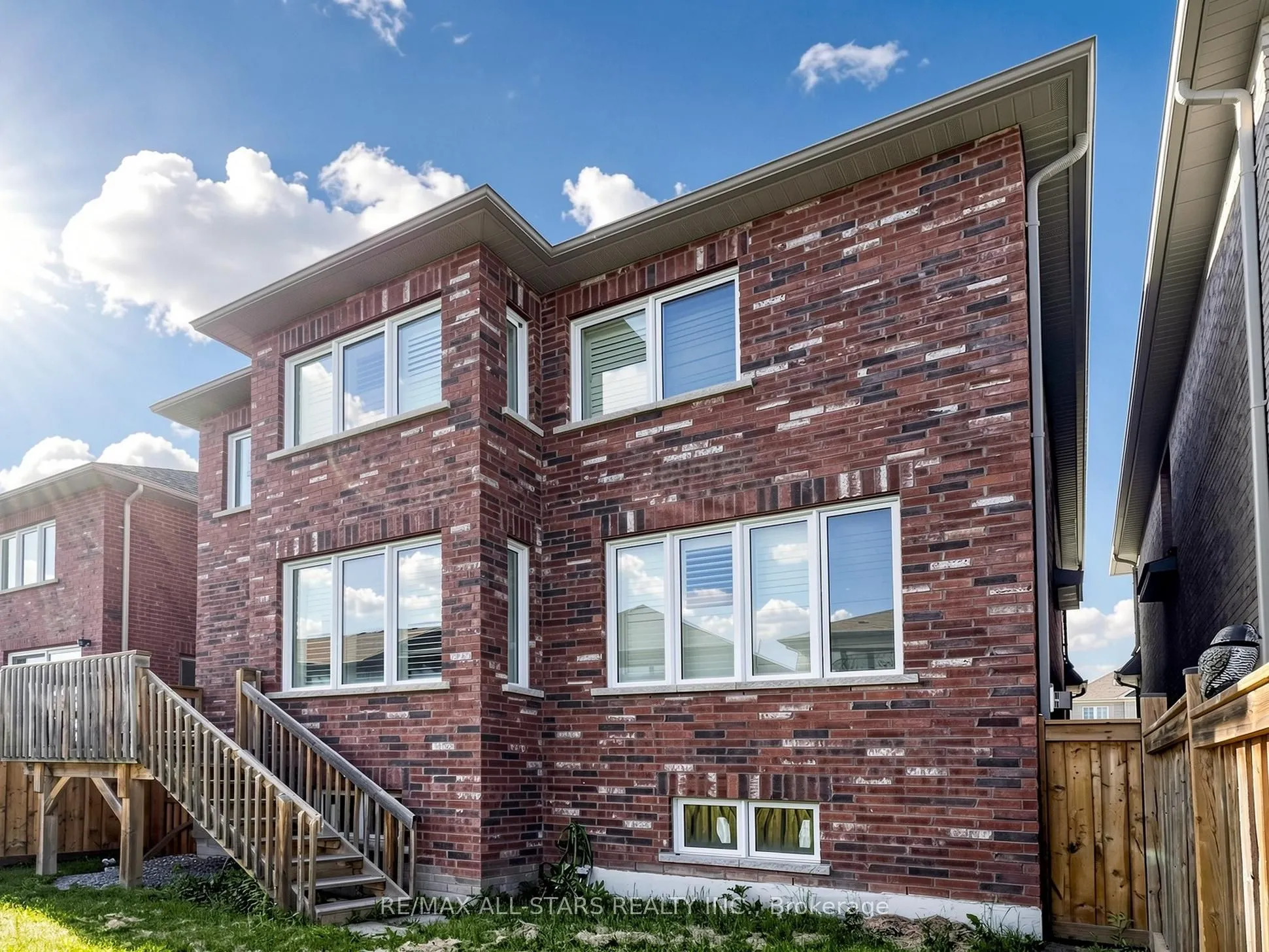 29 Mondial Crescent