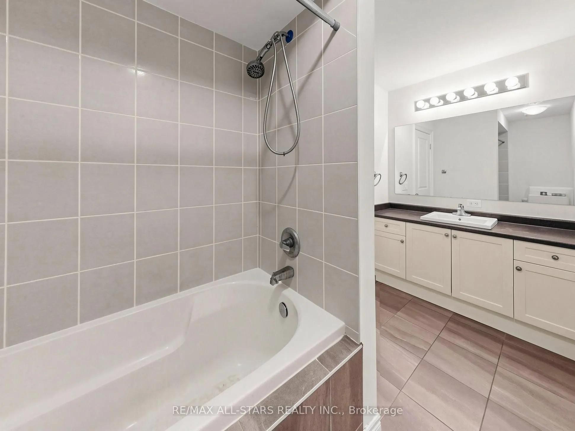 29 Mondial Crescent