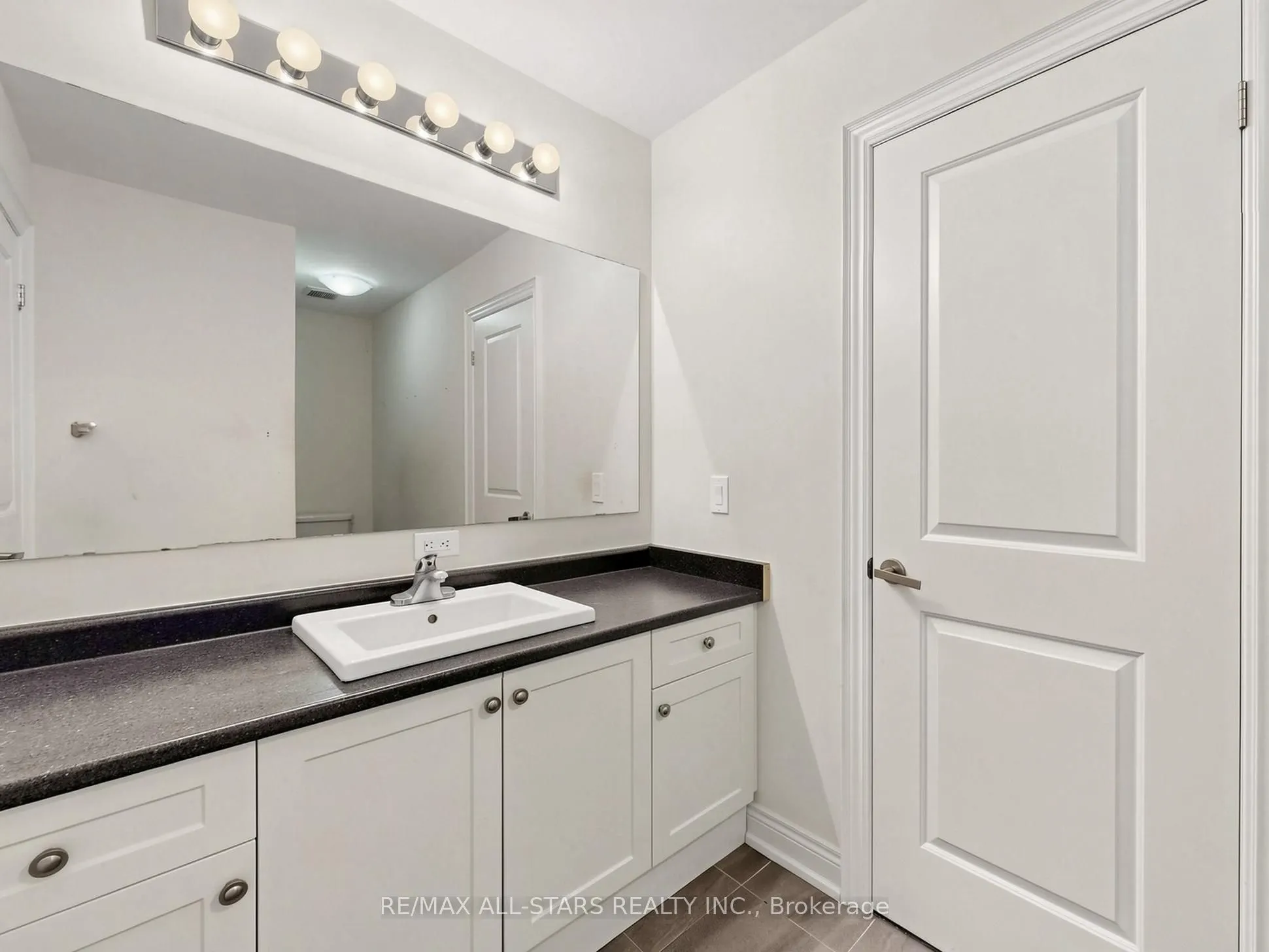 29 Mondial Crescent