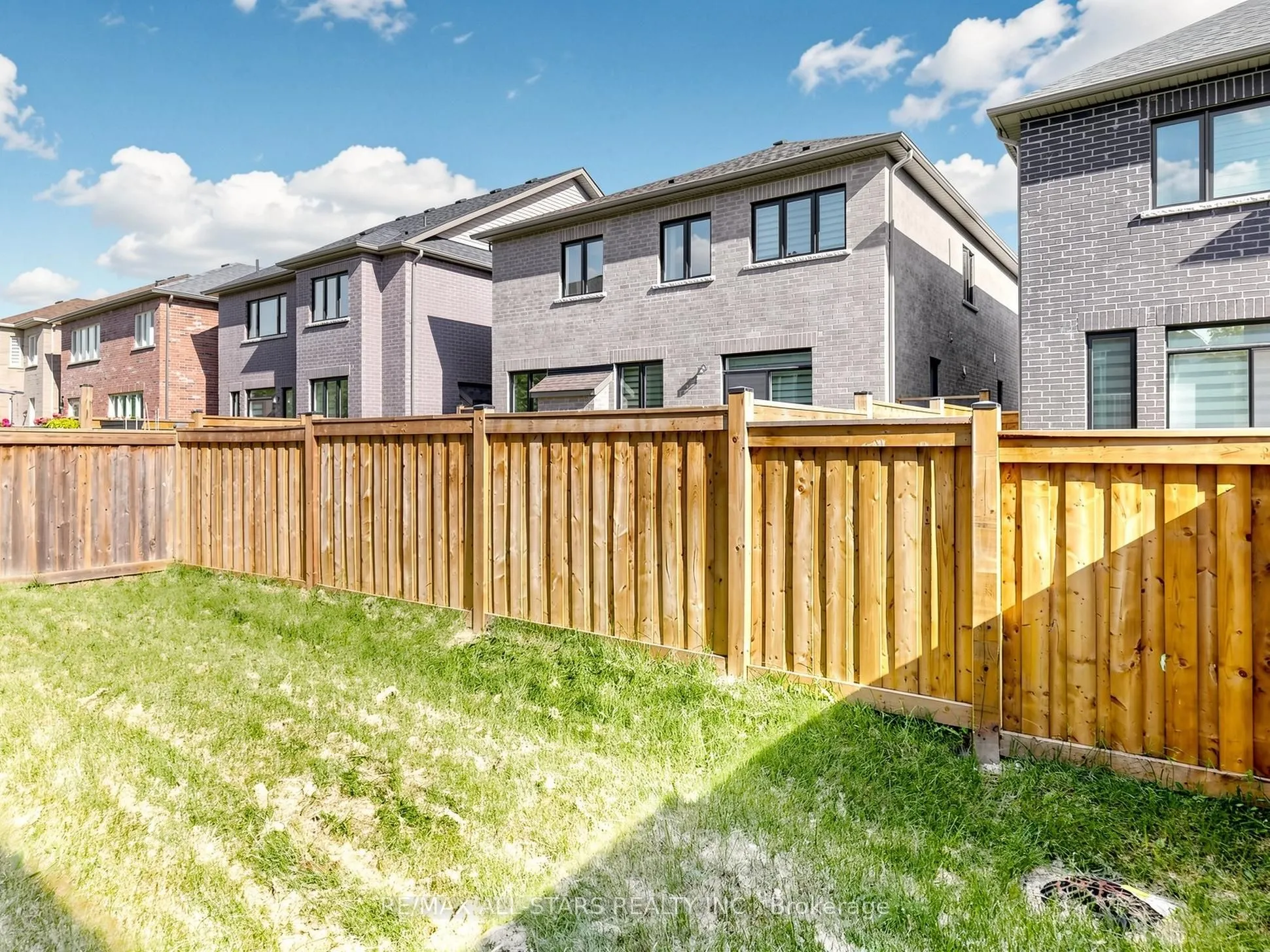 29 Mondial Crescent