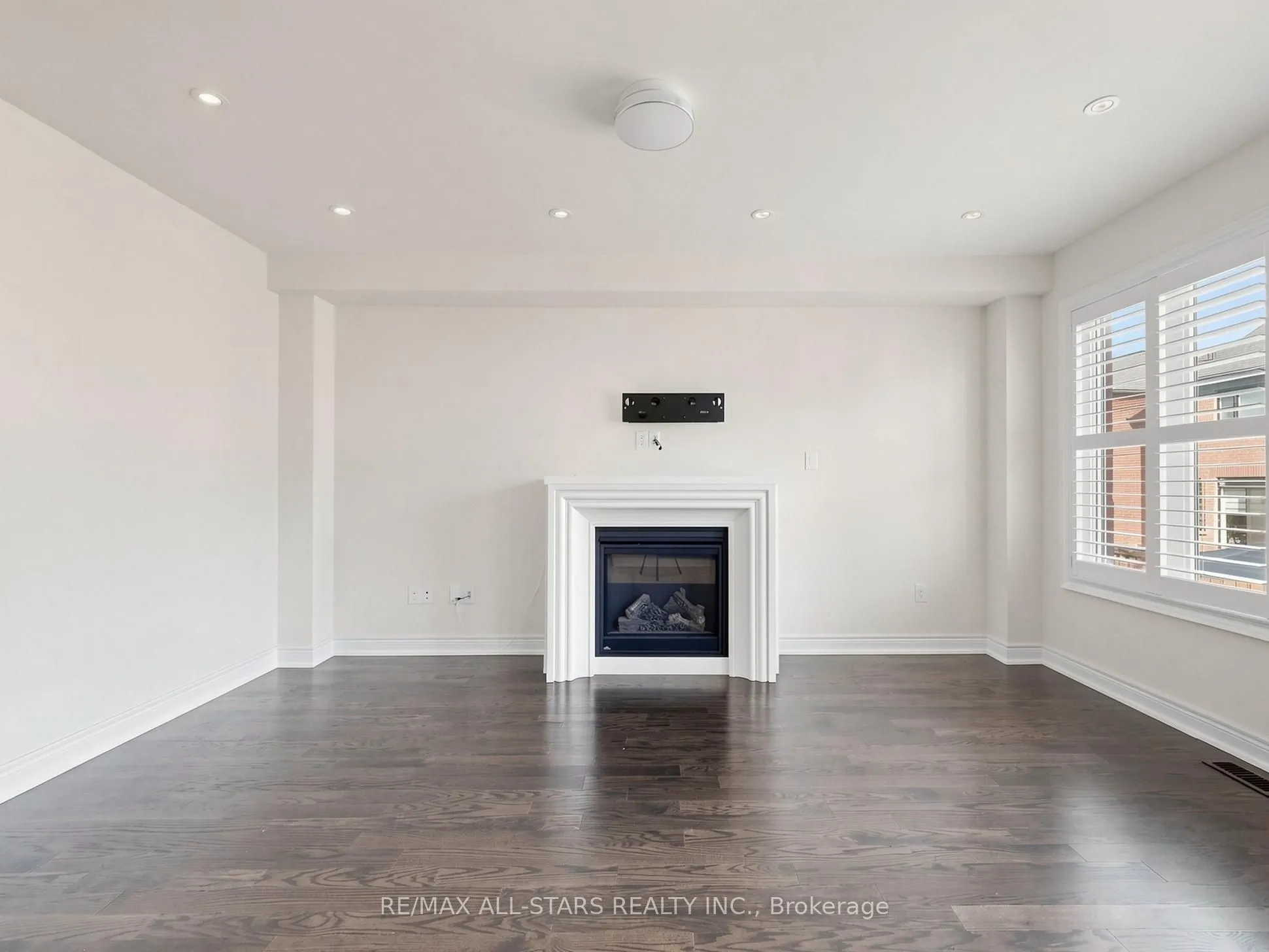 29 Mondial Crescent